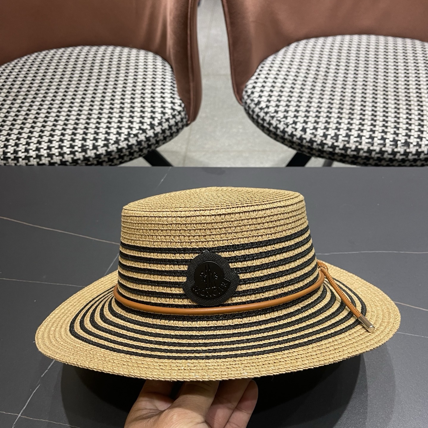 MONCLER（蒙口） 法式平顶帽子女款草编礼帽夏遮阳帽海边度假防晒帽沙滩太阳帽草帽