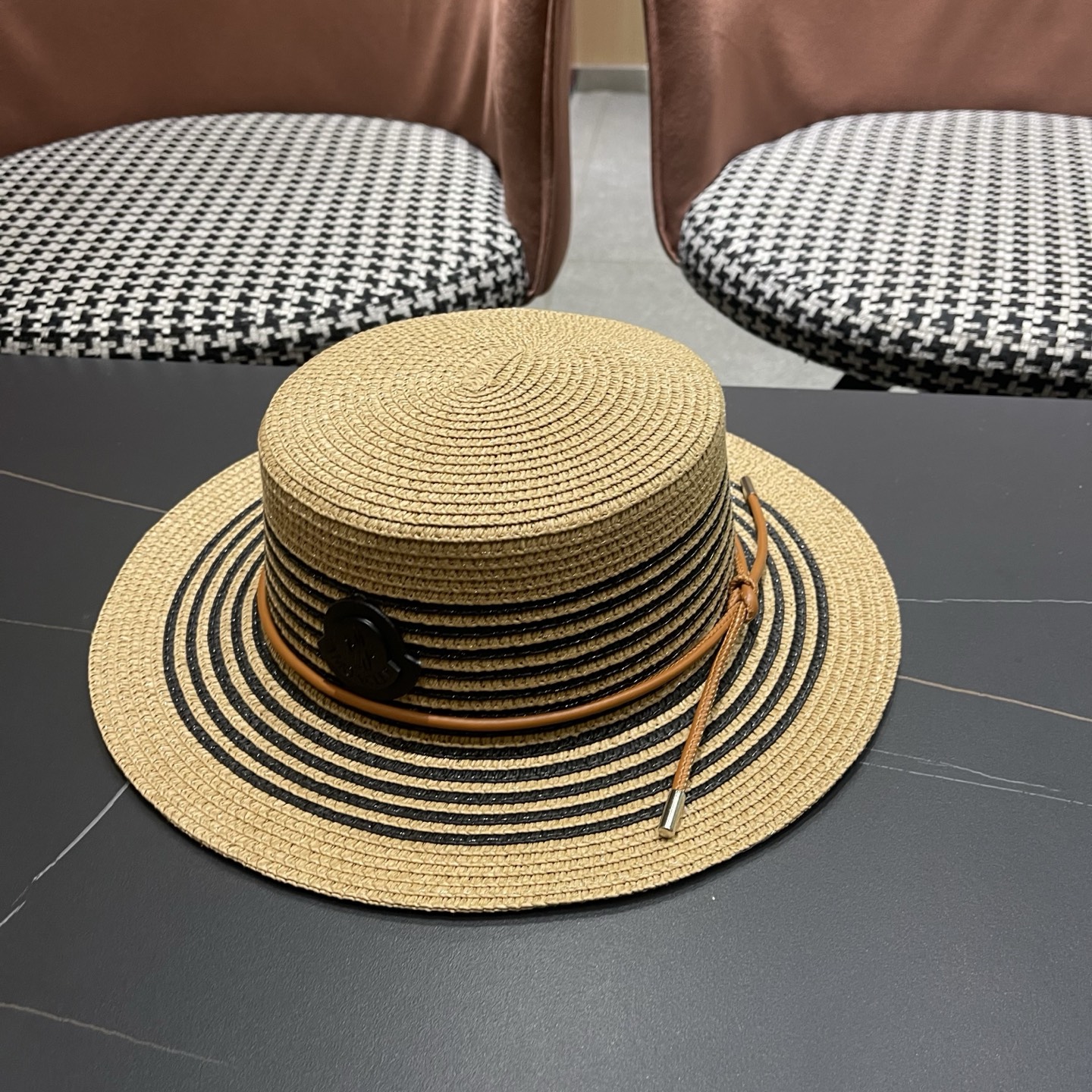 MONCLER（蒙口） 法式平顶帽子女款草编礼帽夏遮阳帽海边度假防晒帽沙滩太阳帽草帽