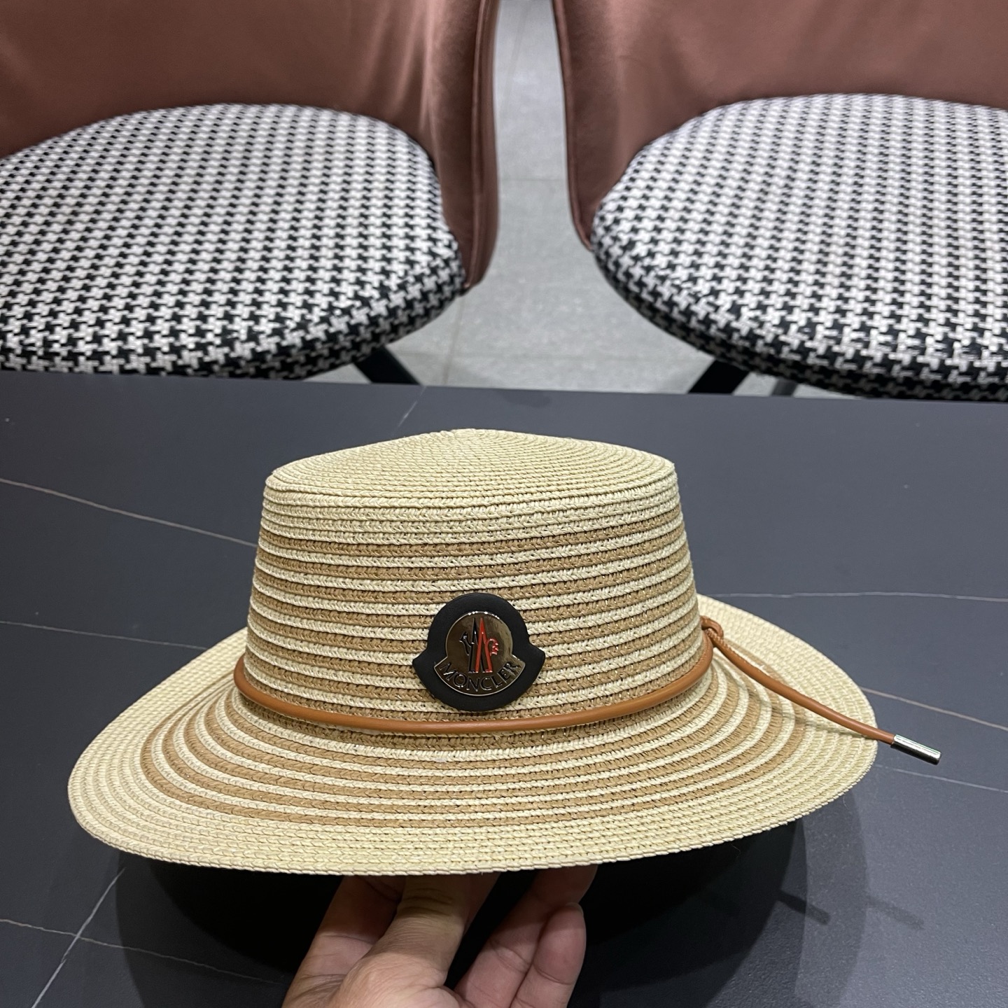 MONCLER（蒙口） 法式平顶帽子女款草编礼帽夏遮阳帽海边度假防晒帽沙滩太阳帽草帽