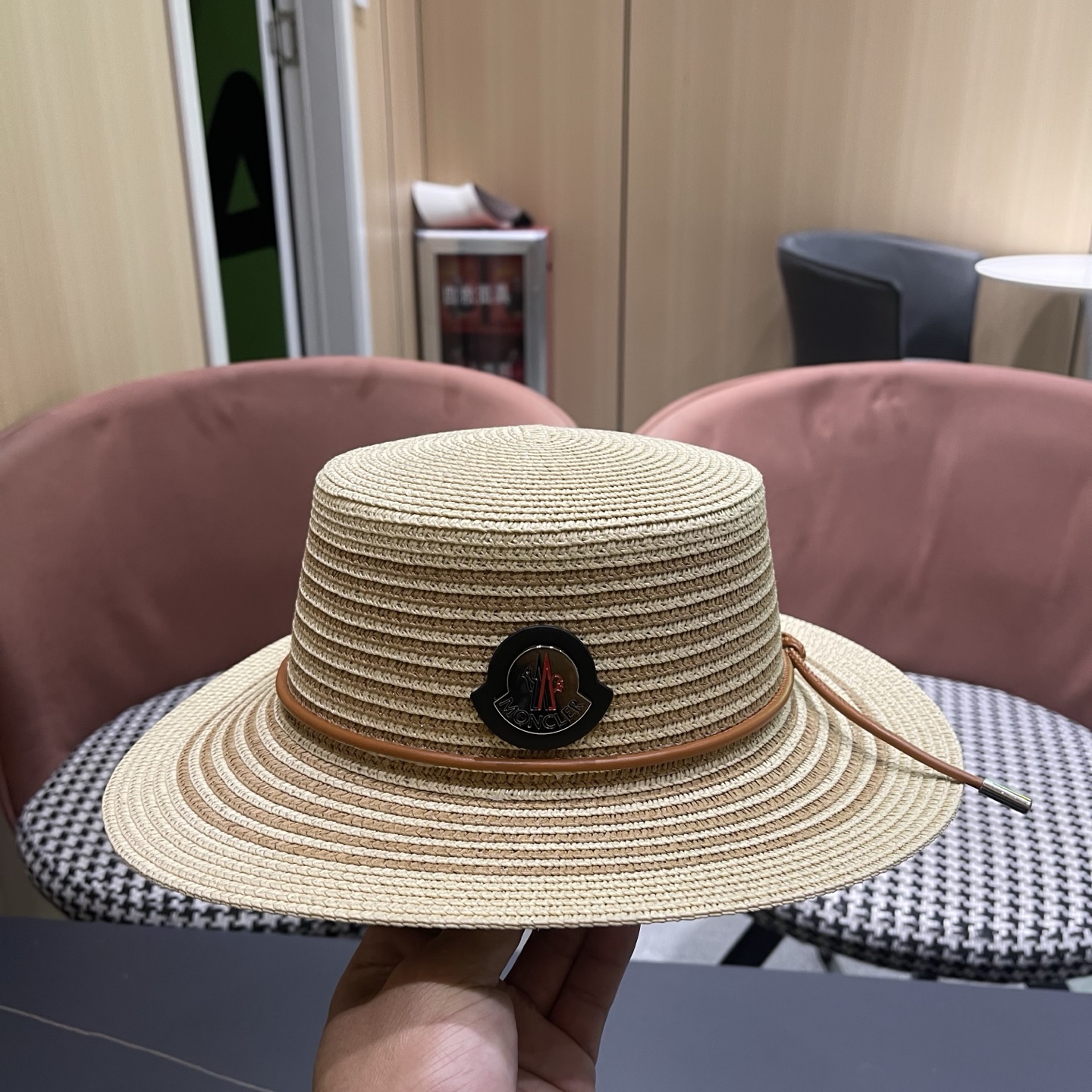 MONCLER（蒙口） 法式平顶帽子女款草编礼帽夏遮阳帽海边度假防晒帽沙滩太阳帽草帽