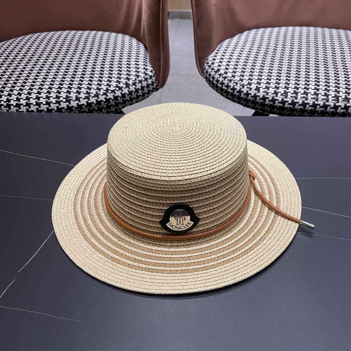 MONCLER（蒙口） 法式平顶帽子女款草编礼帽夏遮阳帽海边度假防晒帽沙滩太阳帽草帽