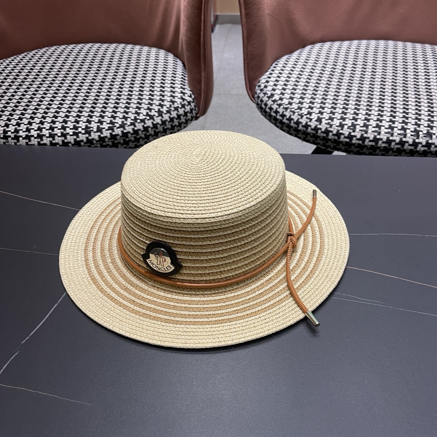MONCLER（蒙口） 法式平顶帽子女款草编礼帽夏遮阳帽海边度假防晒帽沙滩太阳帽草帽