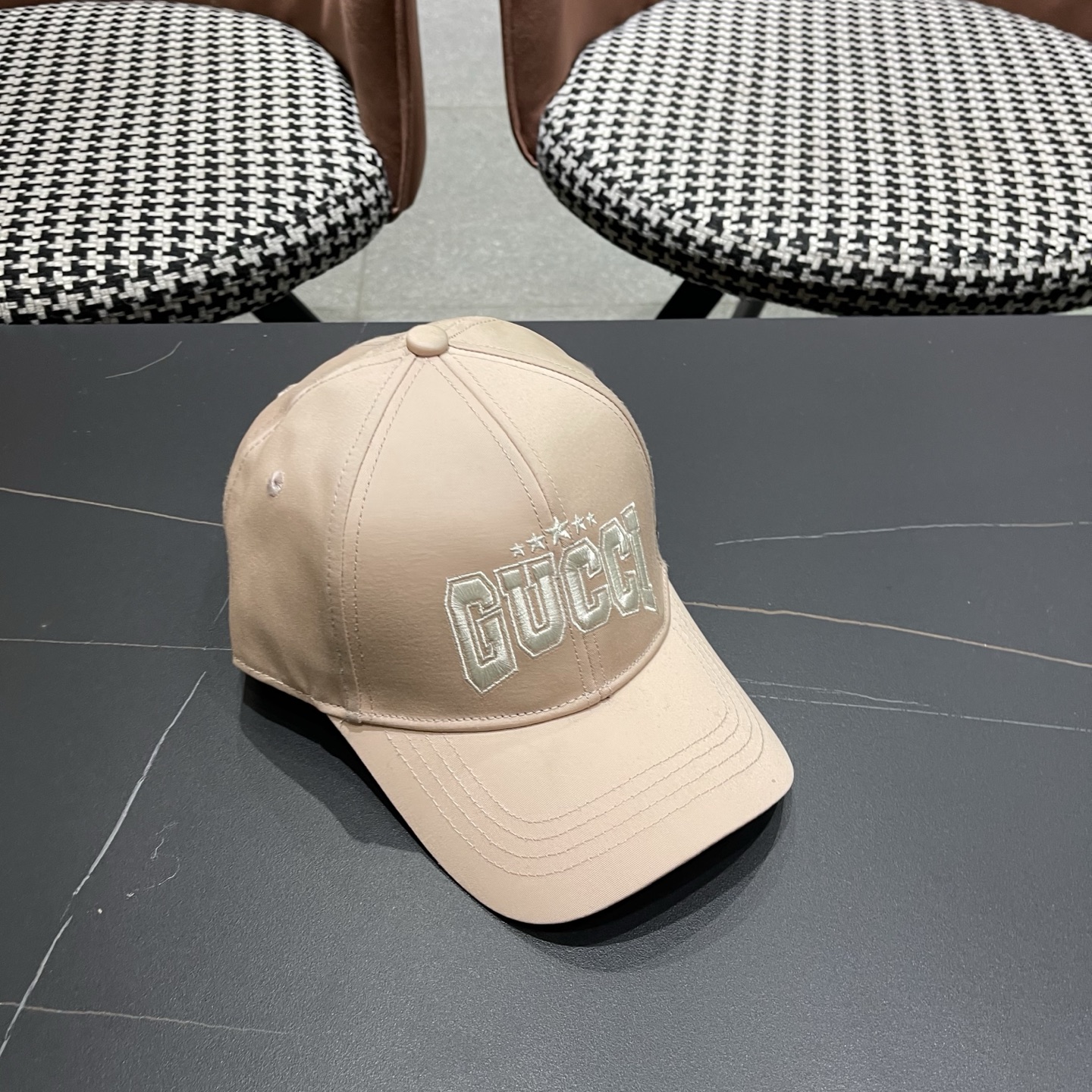 古奇棒球帽♥️GUCCI🧢官网新品，棒球帽，原单品质火爆来袭 高档大气上档次！低调奢华，方便携带！跑量！
