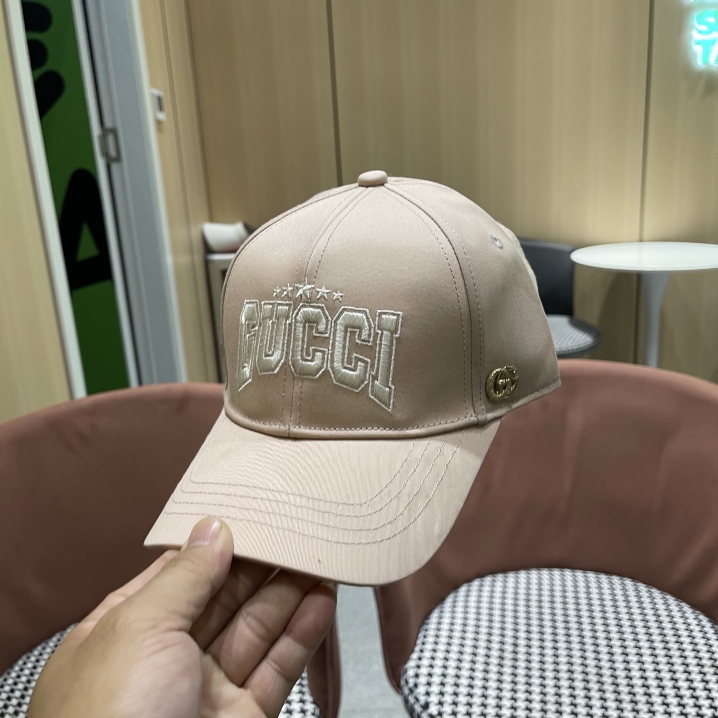 古奇棒球帽♥️GUCCI🧢官网新品，棒球帽，原单品质火爆来袭 高档大气上档次！低调奢华，方便携带！跑量！