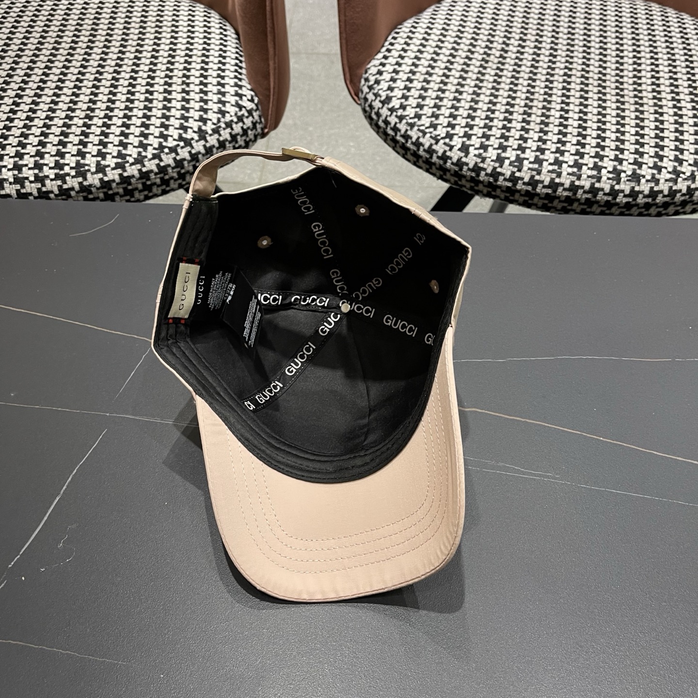 古奇棒球帽♥️GUCCI🧢官网新品，棒球帽，原单品质火爆来袭 高档大气上档次！低调奢华，方便携带！跑量！