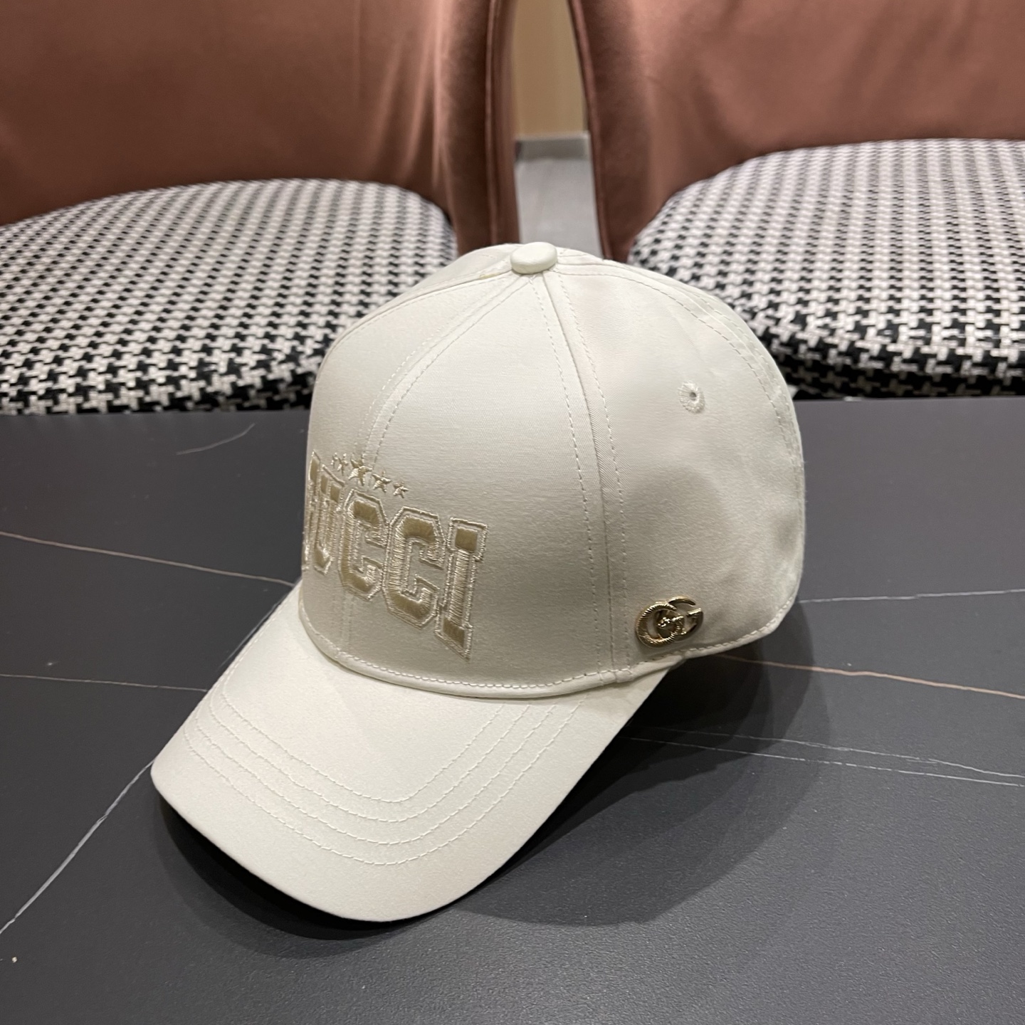 古奇棒球帽♥️GUCCI🧢官网新品，棒球帽，原单品质火爆来袭 高档大气上档次！低调奢华，方便携带！跑量！