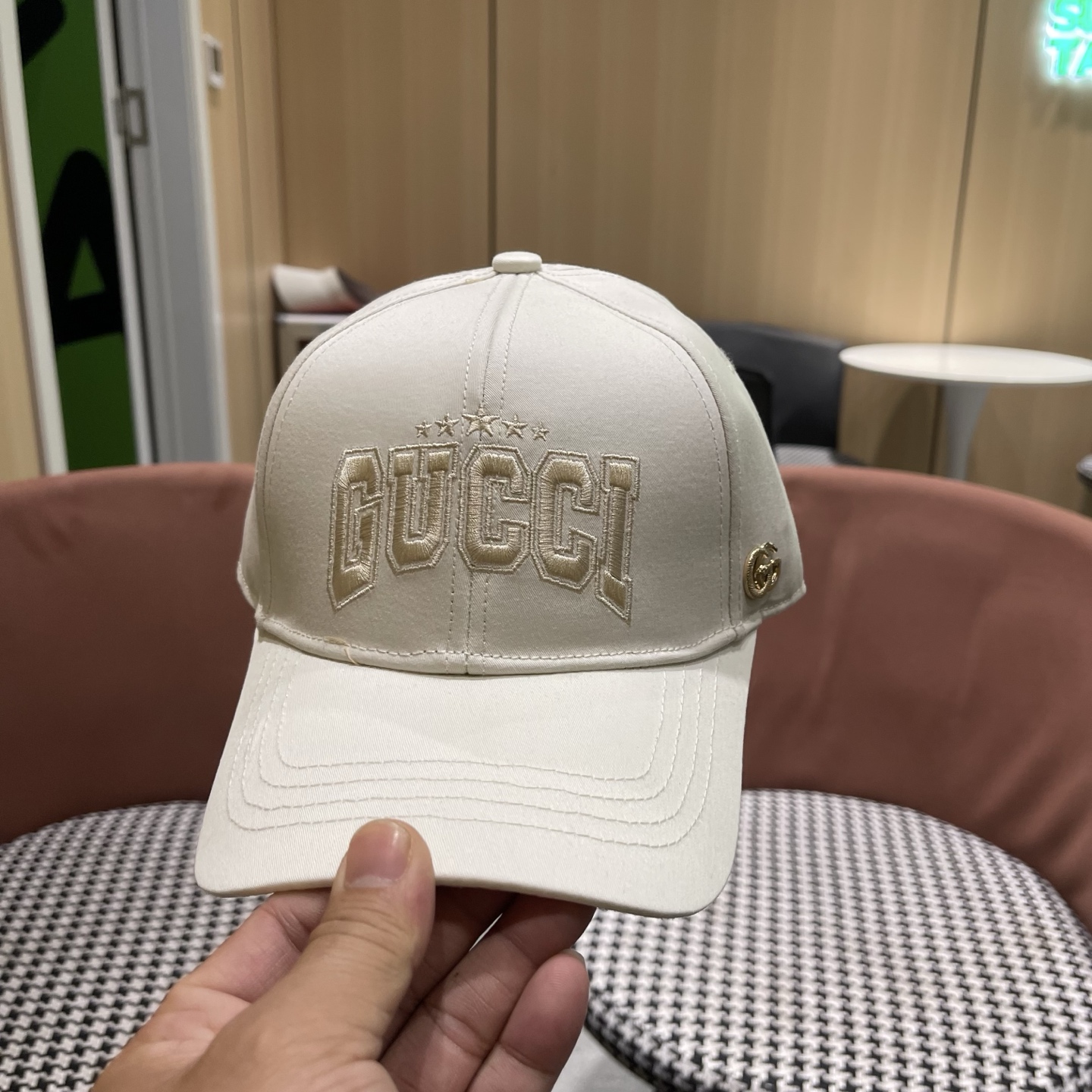 古奇棒球帽♥️GUCCI🧢官网新品，棒球帽，原单品质火爆来袭 高档大气上档次！低调奢华，方便携带！跑量！