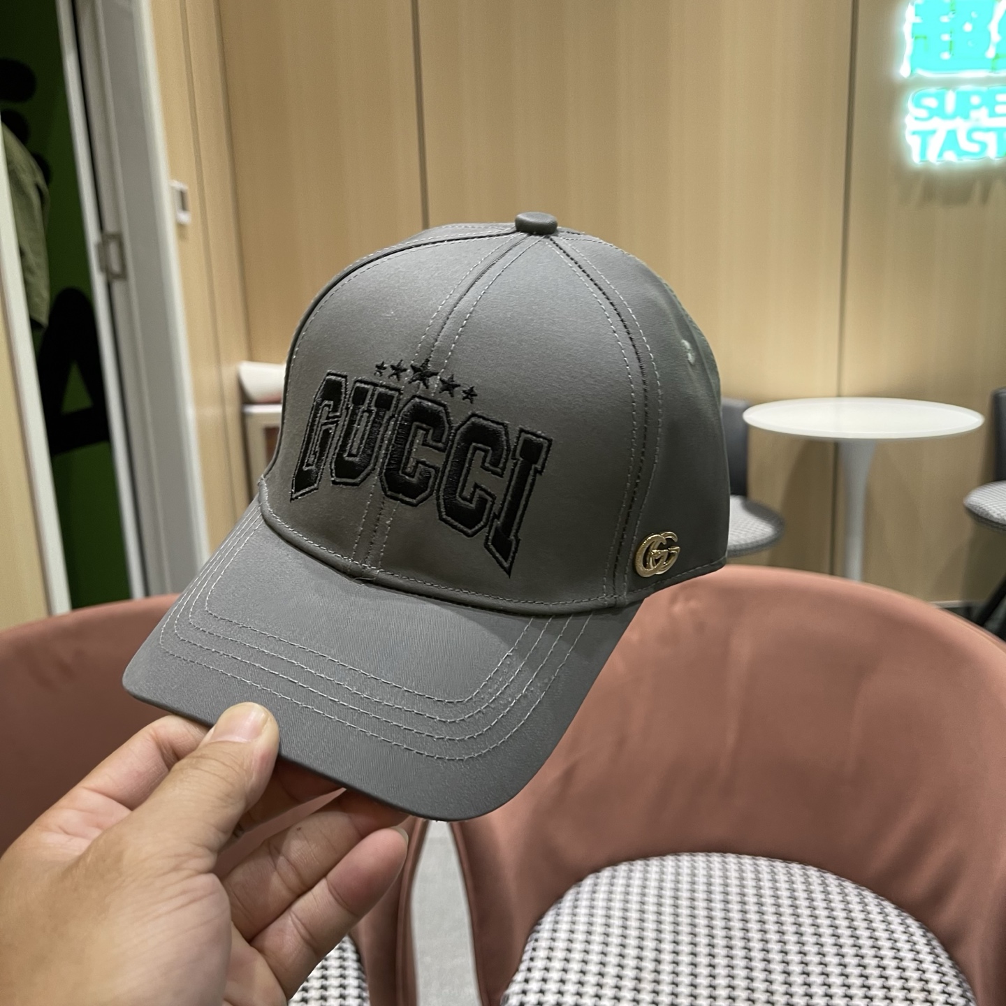 古奇棒球帽♥️GUCCI🧢官网新品，棒球帽，原单品质火爆来袭 高档大气上档次！低调奢华，方便携带！跑量！