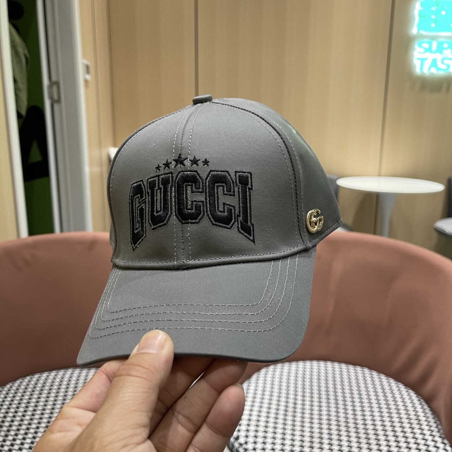 古奇棒球帽♥️GUCCI🧢官网新品，棒球帽，原单品质火爆来袭 高档大气上档次！低调奢华，方便携带！跑量！