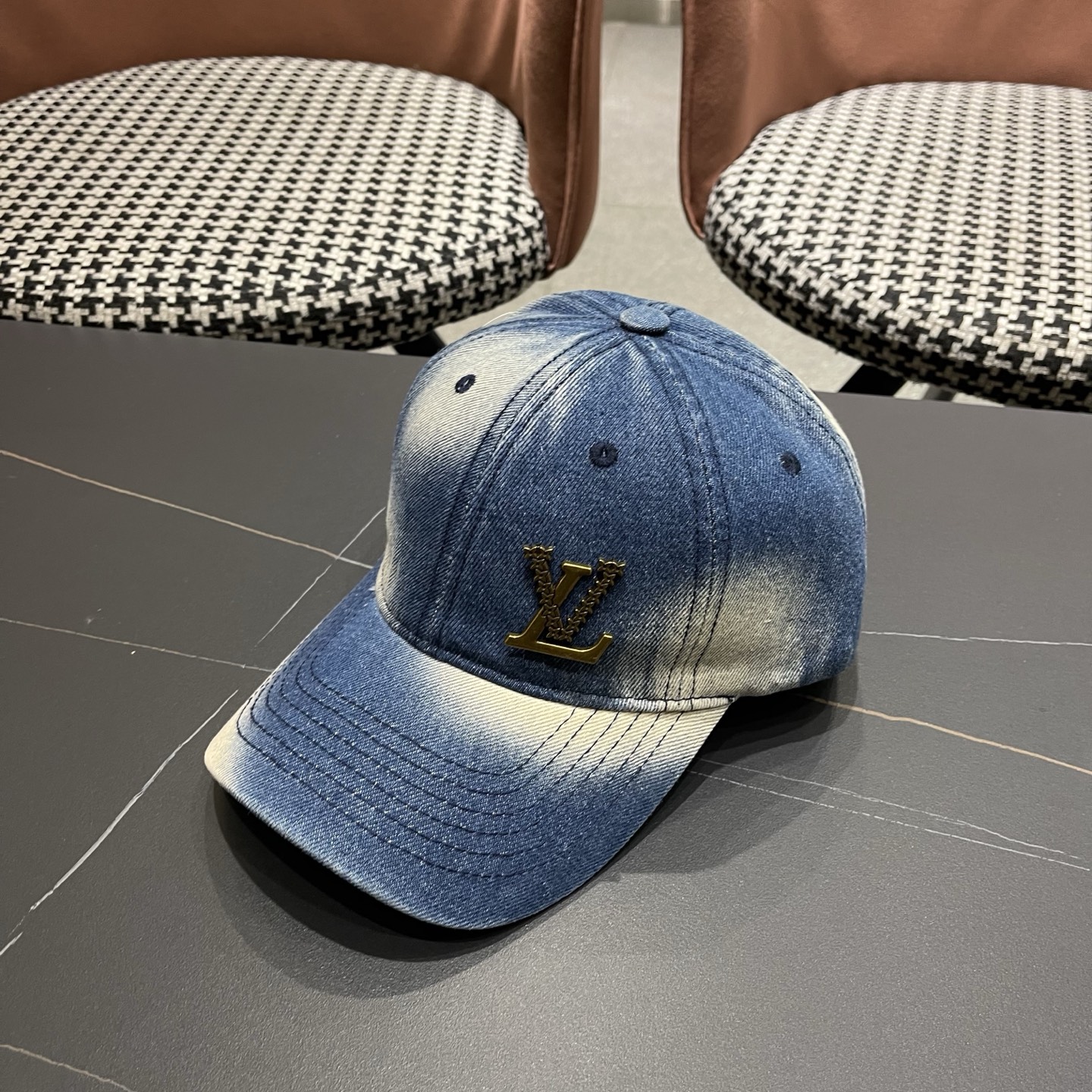 路易威登牛仔洗水棒球帽 LouisVuitton😍新款LV棒球帽，高端大气，百搭款🤗男女通用！跑量！