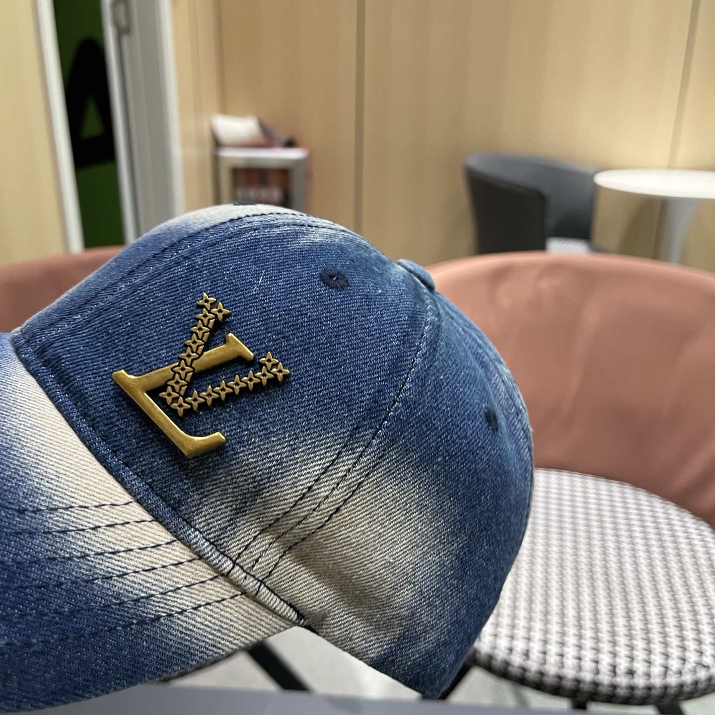 路易威登牛仔洗水棒球帽 LouisVuitton😍新款LV棒球帽，高端大气，百搭款🤗男女通用！跑量！