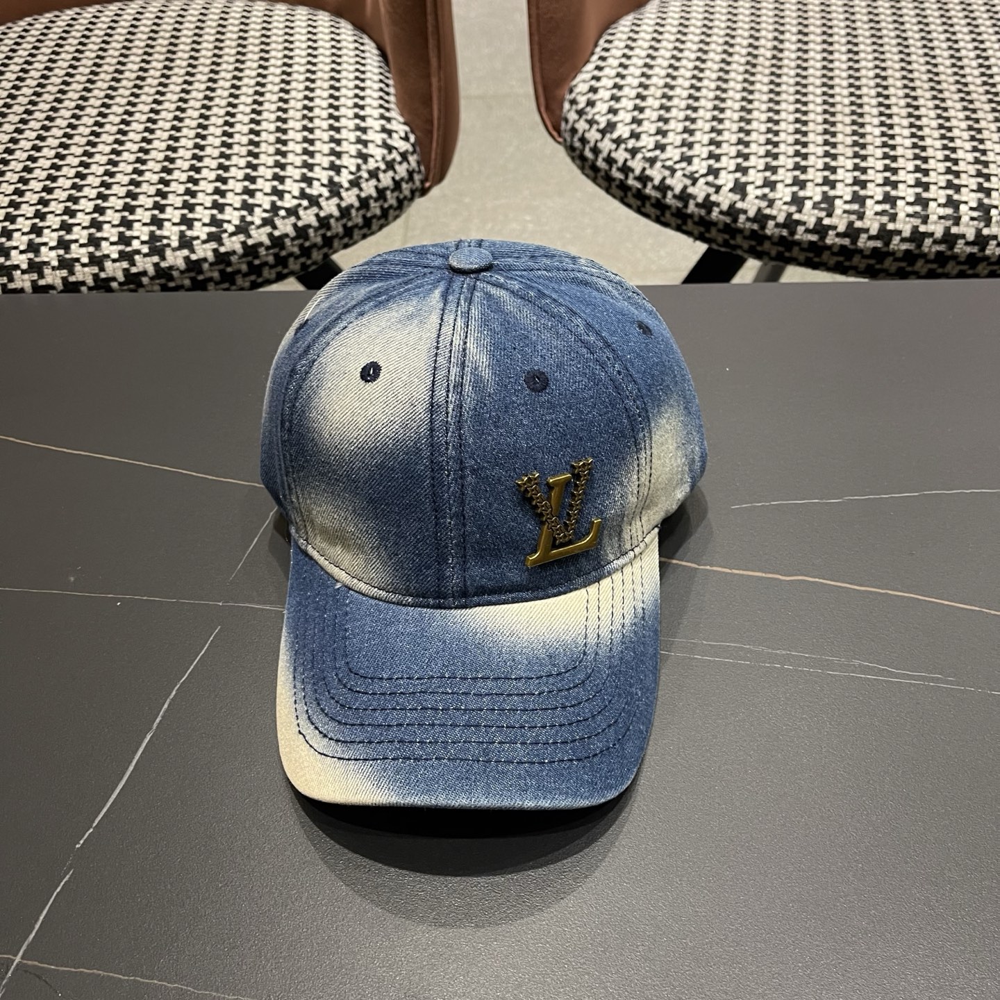 路易威登牛仔洗水棒球帽 LouisVuitton😍新款LV棒球帽，高端大气，百搭款🤗男女通用！跑量！