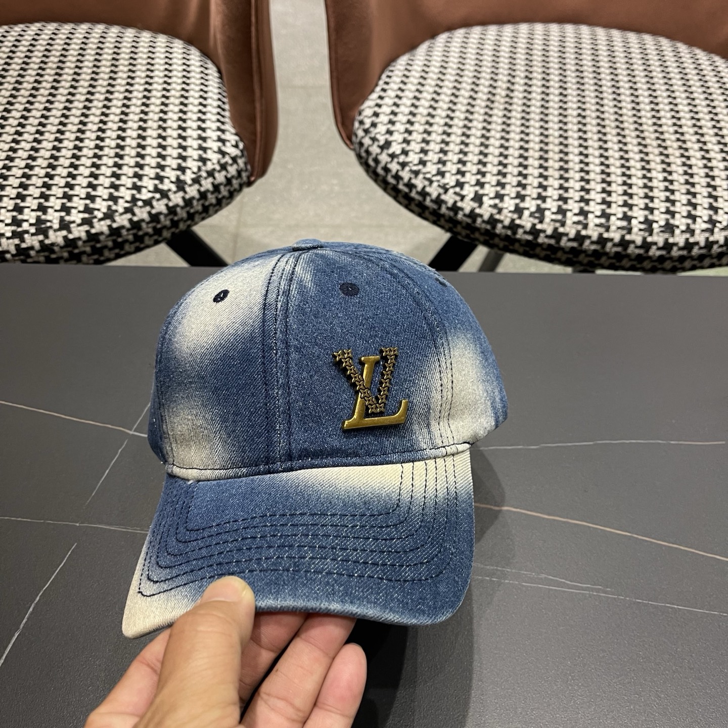 路易威登牛仔洗水棒球帽 LouisVuitton😍新款LV棒球帽，高端大气，百搭款🤗男女通用！跑量！