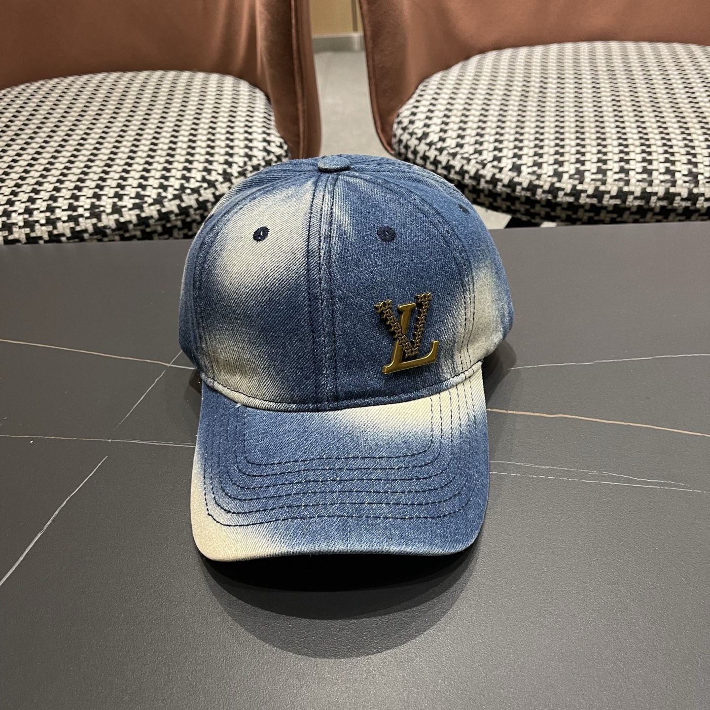 路易威登牛仔洗水棒球帽 LouisVuitton😍新款LV棒球帽，高端大气，百搭款🤗男女通用！跑量！