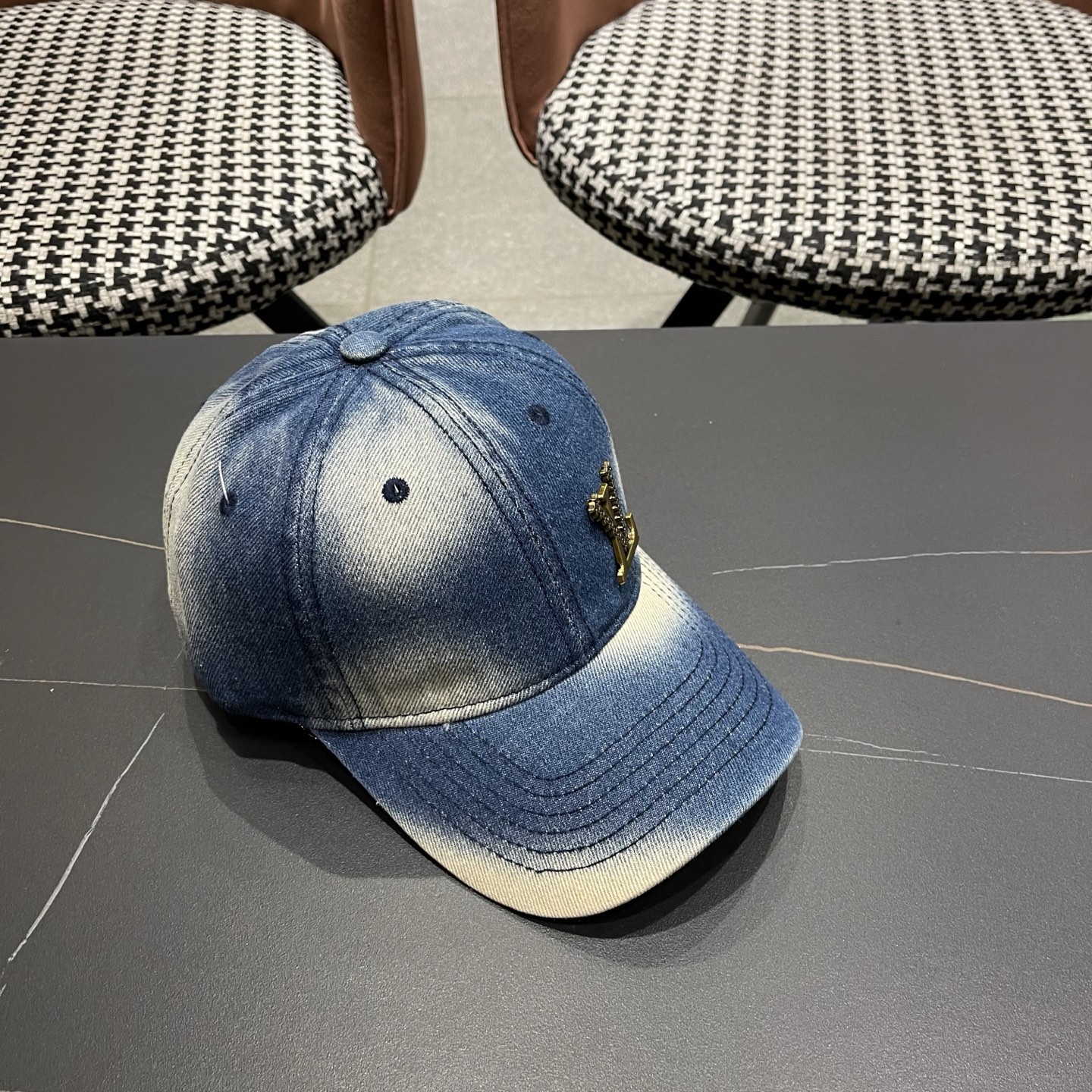路易威登牛仔洗水棒球帽 LouisVuitton😍新款LV棒球帽，高端大气，百搭款🤗男女通用！跑量！