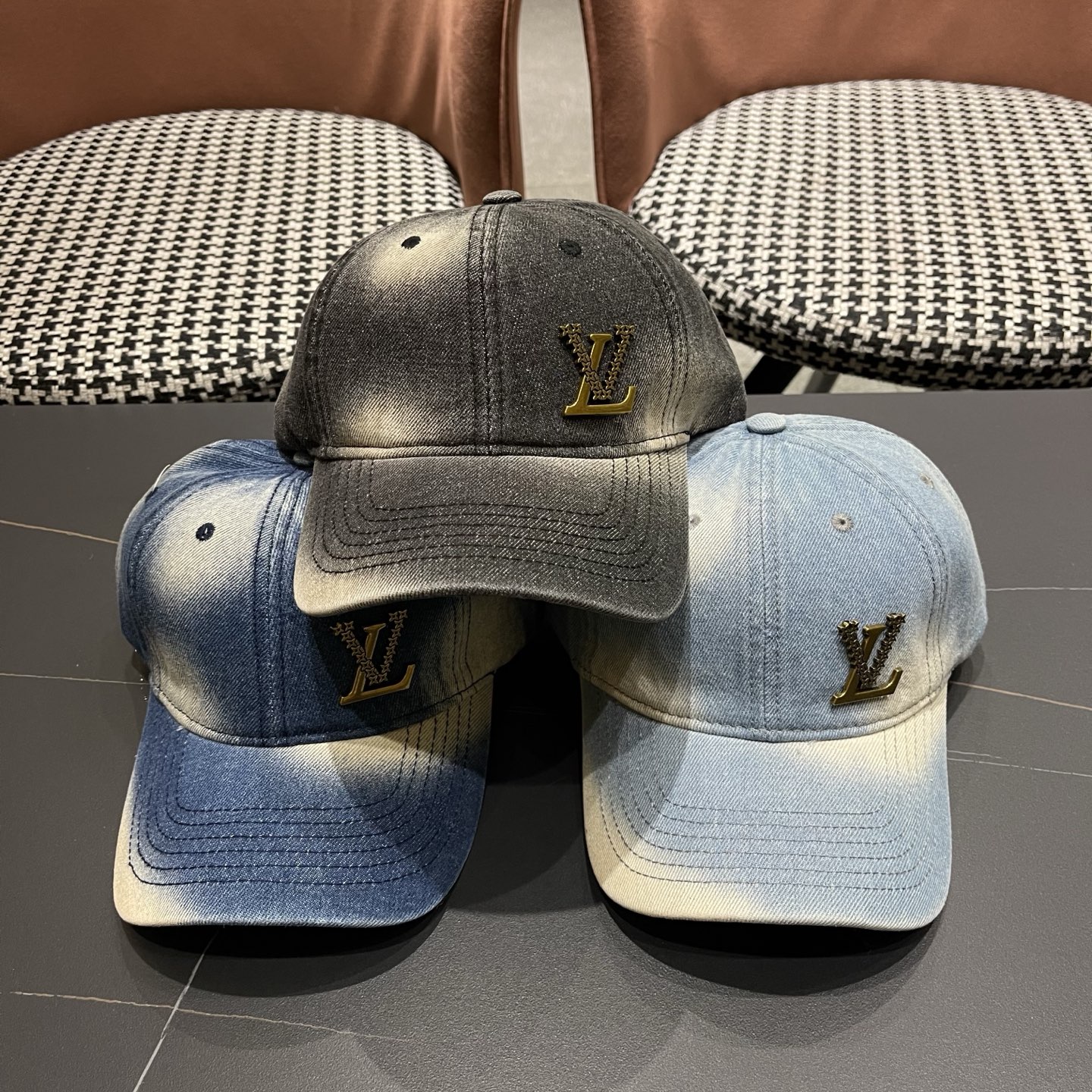 路易威登牛仔洗水棒球帽 LouisVuitton😍新款LV棒球帽，高端大气，百搭款🤗男女通用！跑量！