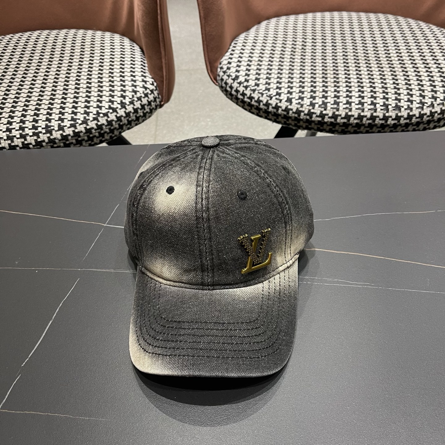 路易威登牛仔洗水棒球帽 LouisVuitton😍新款LV棒球帽，高端大气，百搭款🤗男女通用！跑量！