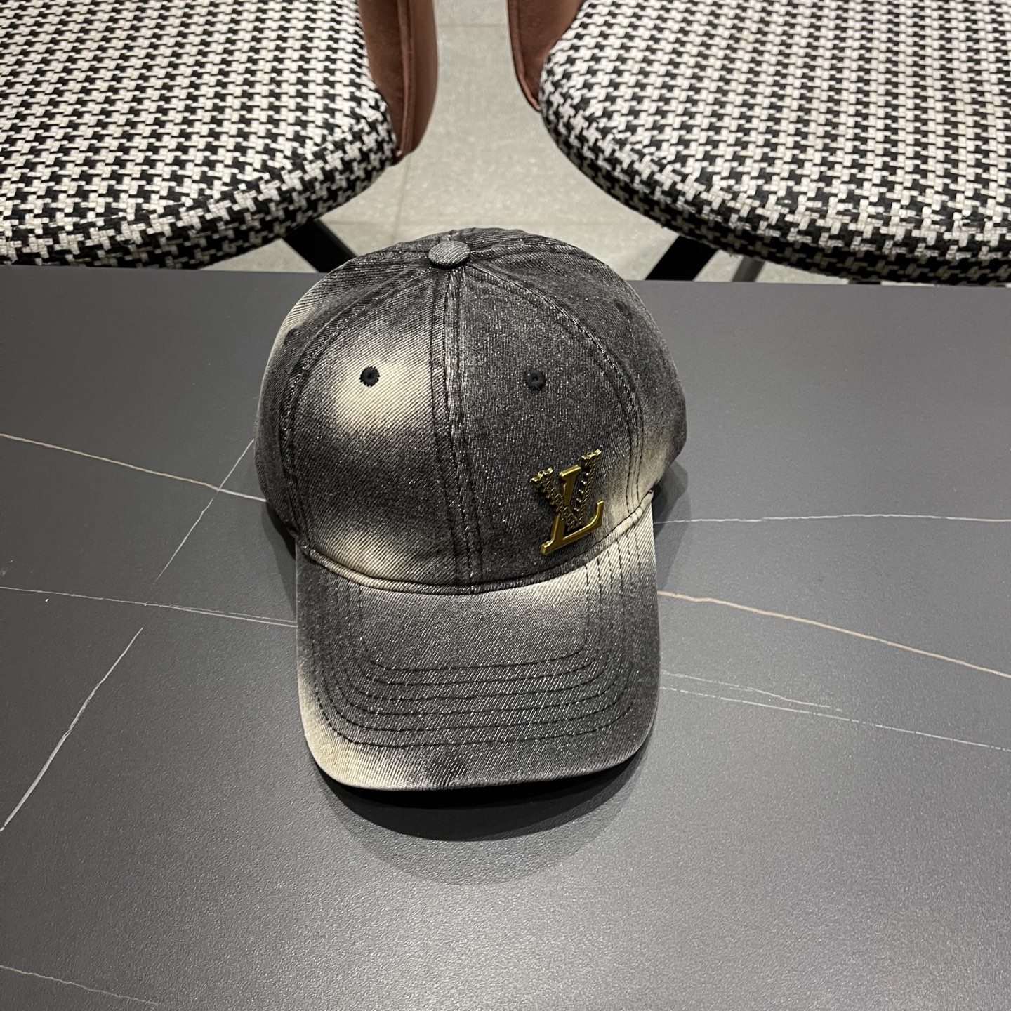 路易威登牛仔洗水棒球帽 LouisVuitton😍新款LV棒球帽，高端大气，百搭款🤗男女通用！跑量！