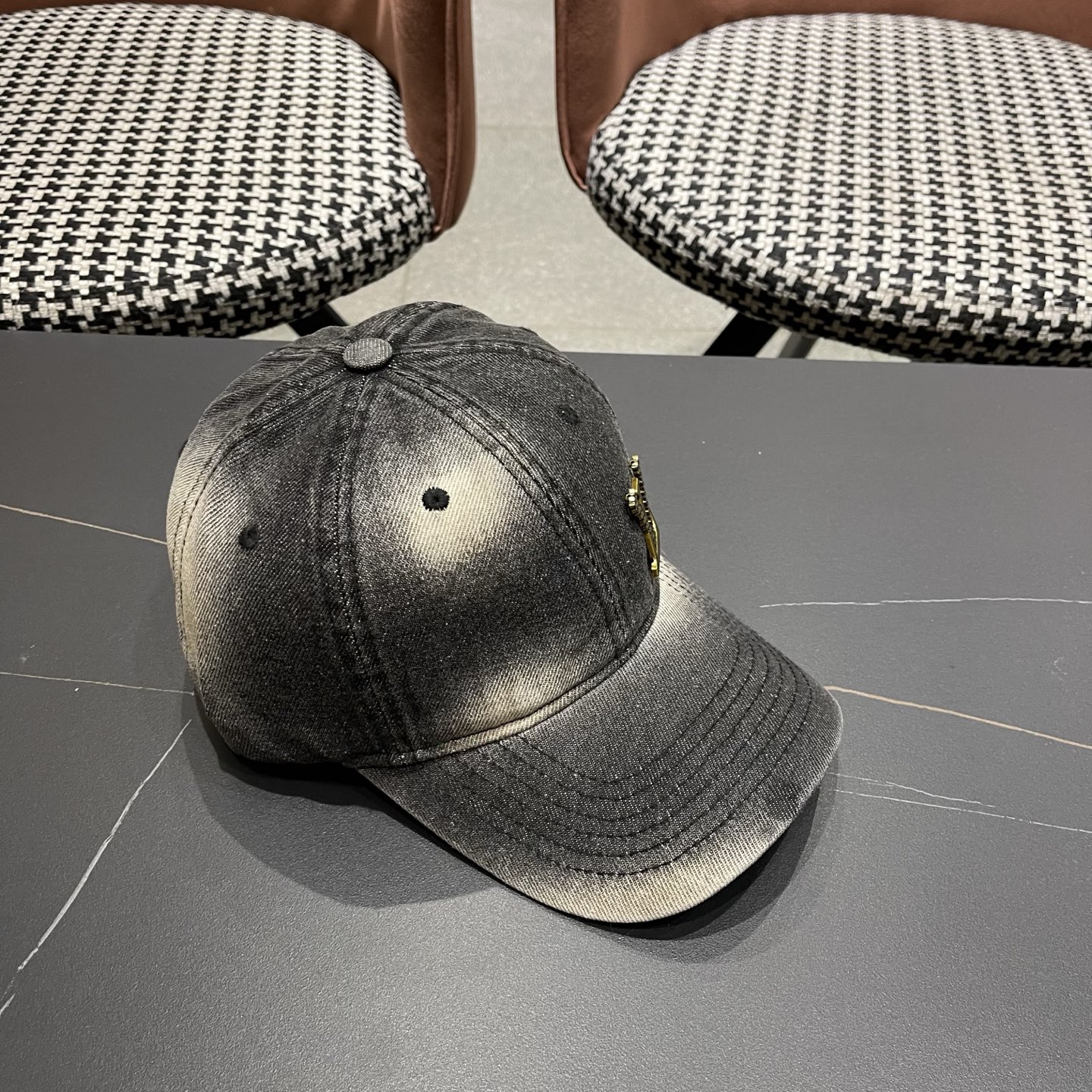 路易威登牛仔洗水棒球帽 LouisVuitton😍新款LV棒球帽，高端大气，百搭款🤗男女通用！跑量！