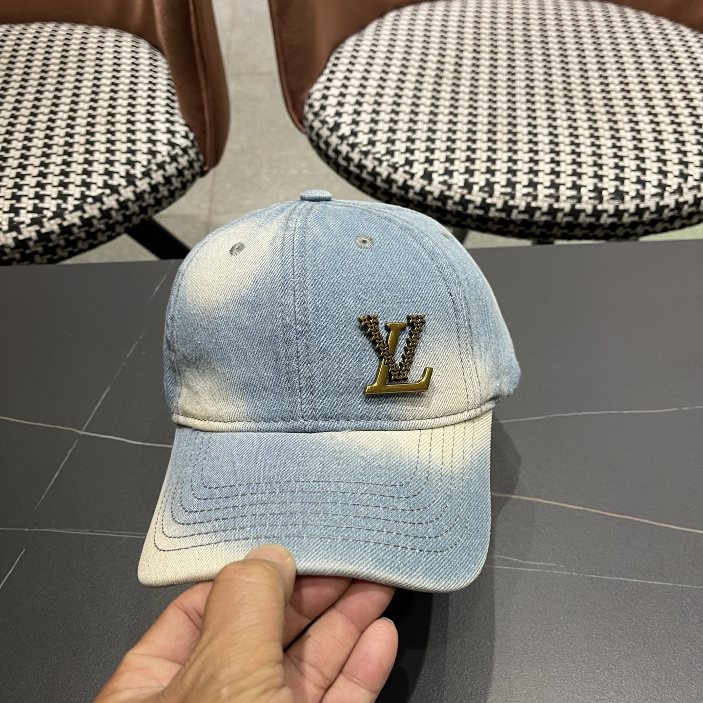 路易威登牛仔洗水棒球帽 LouisVuitton😍新款LV棒球帽，高端大气，百搭款🤗男女通用！跑量！