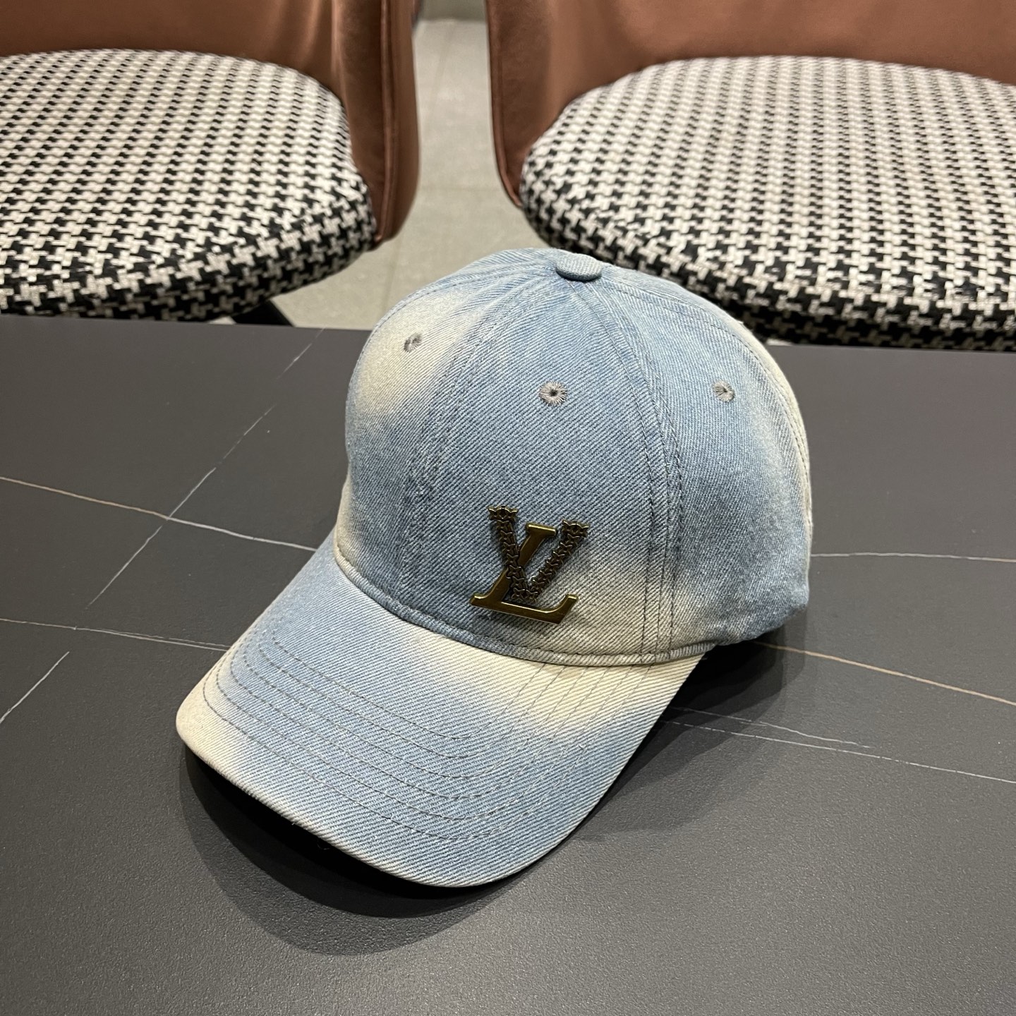 路易威登牛仔洗水棒球帽 LouisVuitton😍新款LV棒球帽，高端大气，百搭款🤗男女通用！跑量！