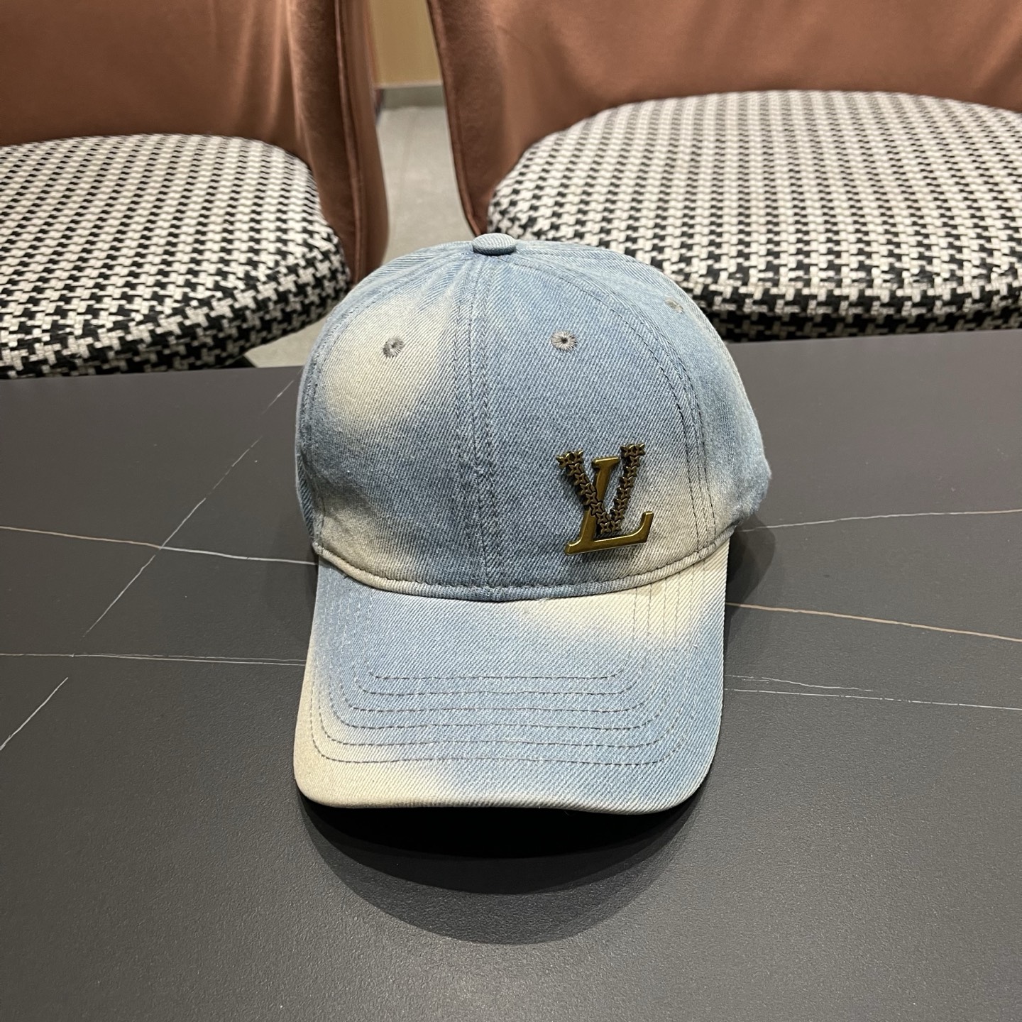 路易威登牛仔洗水棒球帽 LouisVuitton😍新款LV棒球帽，高端大气，百搭款🤗男女通用！跑量！