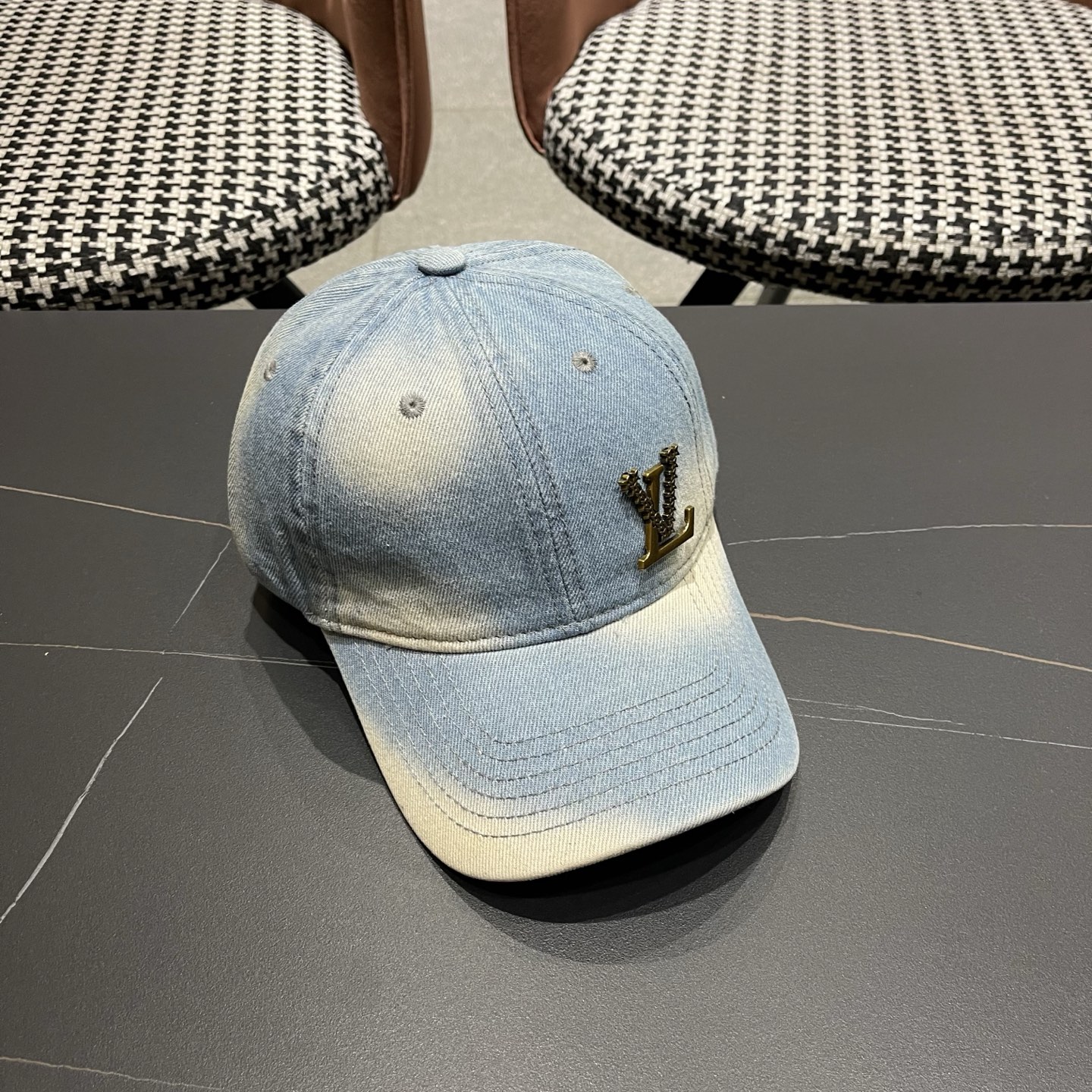 路易威登牛仔洗水棒球帽 LouisVuitton😍新款LV棒球帽，高端大气，百搭款🤗男女通用！跑量！