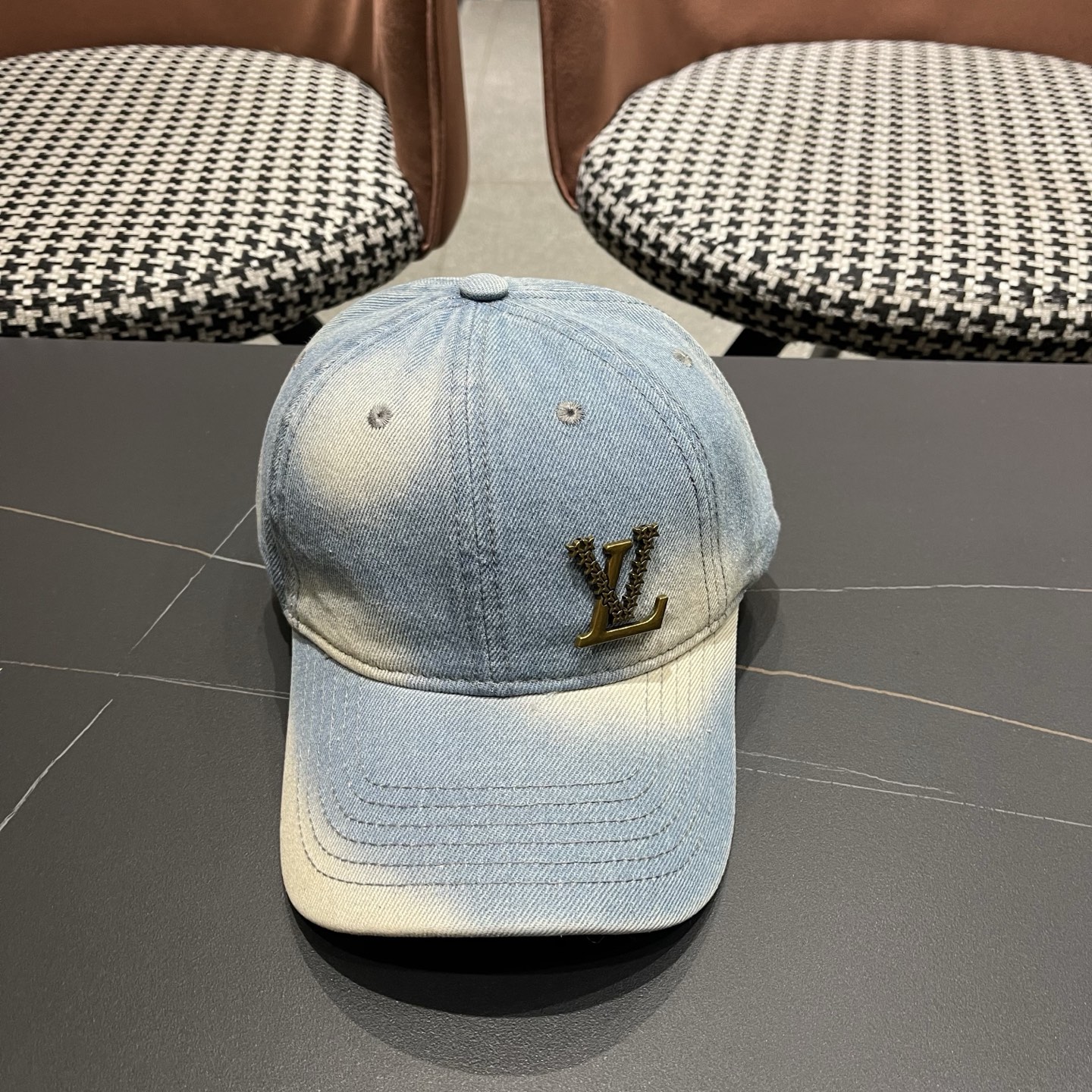 路易威登牛仔洗水棒球帽 LouisVuitton😍新款LV棒球帽，高端大气，百搭款🤗男女通用！跑量！