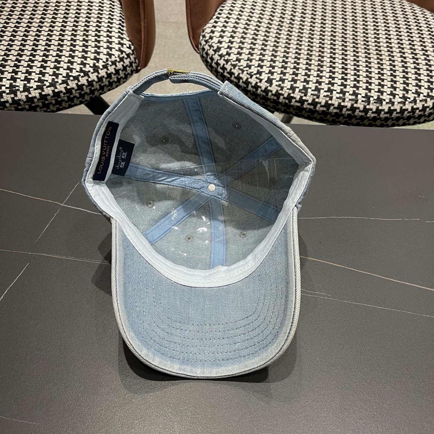 路易威登牛仔洗水棒球帽 LouisVuitton😍新款LV棒球帽，高端大气，百搭款🤗男女通用！跑量！