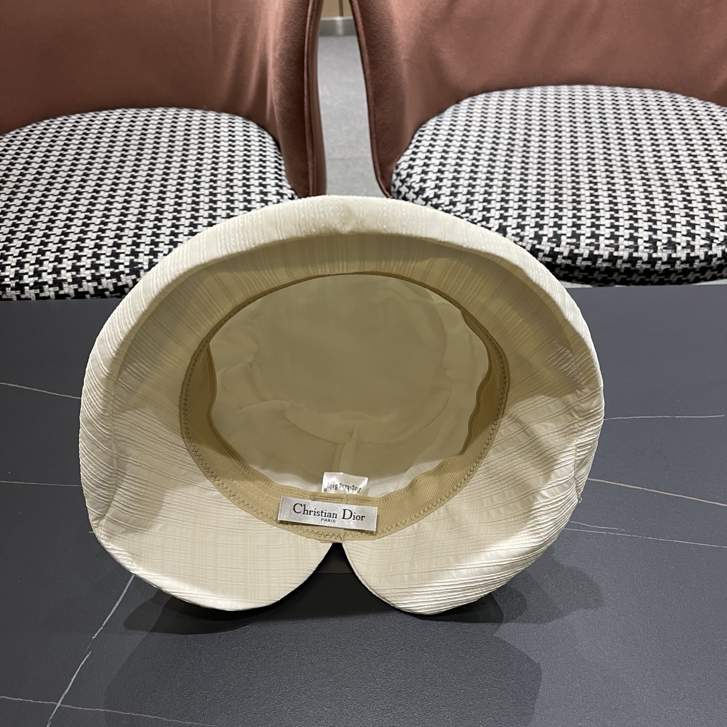 迪奥Dior 帽子女春夏新款防晒遮阳帽户外卷边透气日系盆帽显脸小渔夫帽子潮