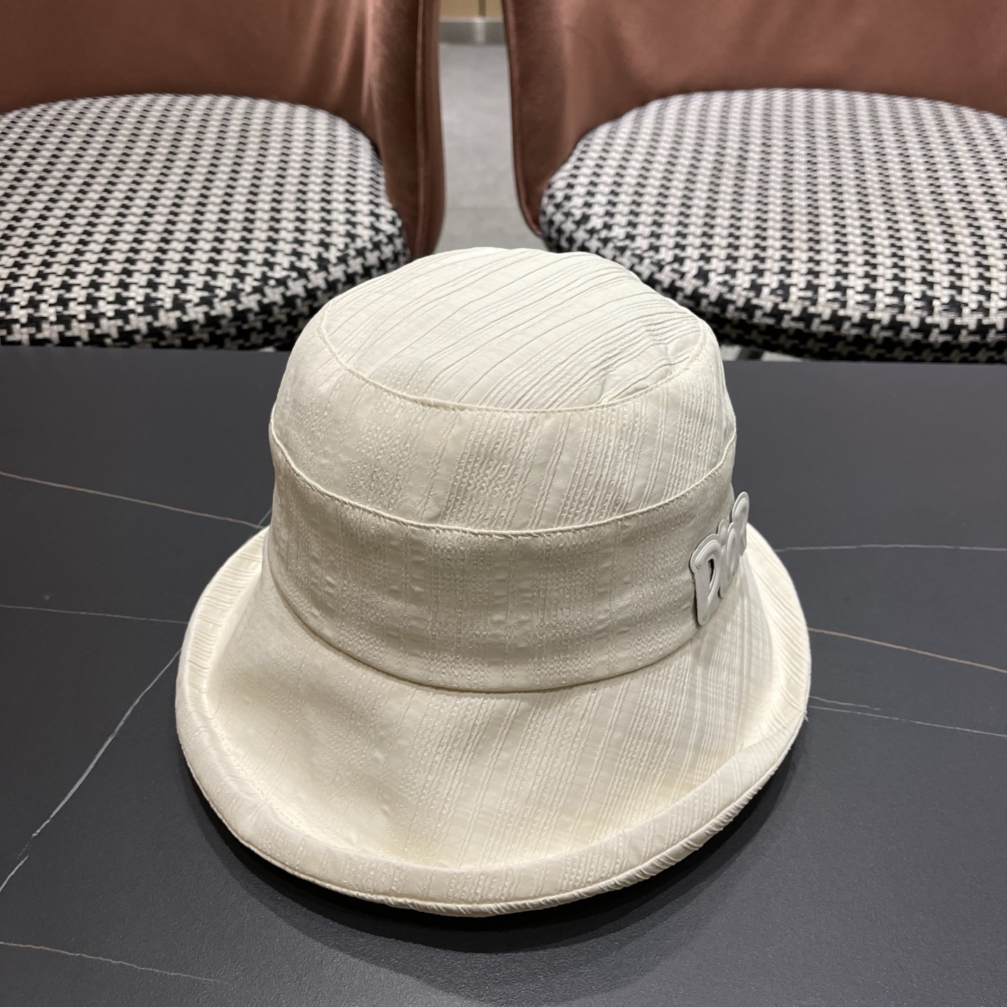 迪奥Dior 帽子女春夏新款防晒遮阳帽户外卷边透气日系盆帽显脸小渔夫帽子潮