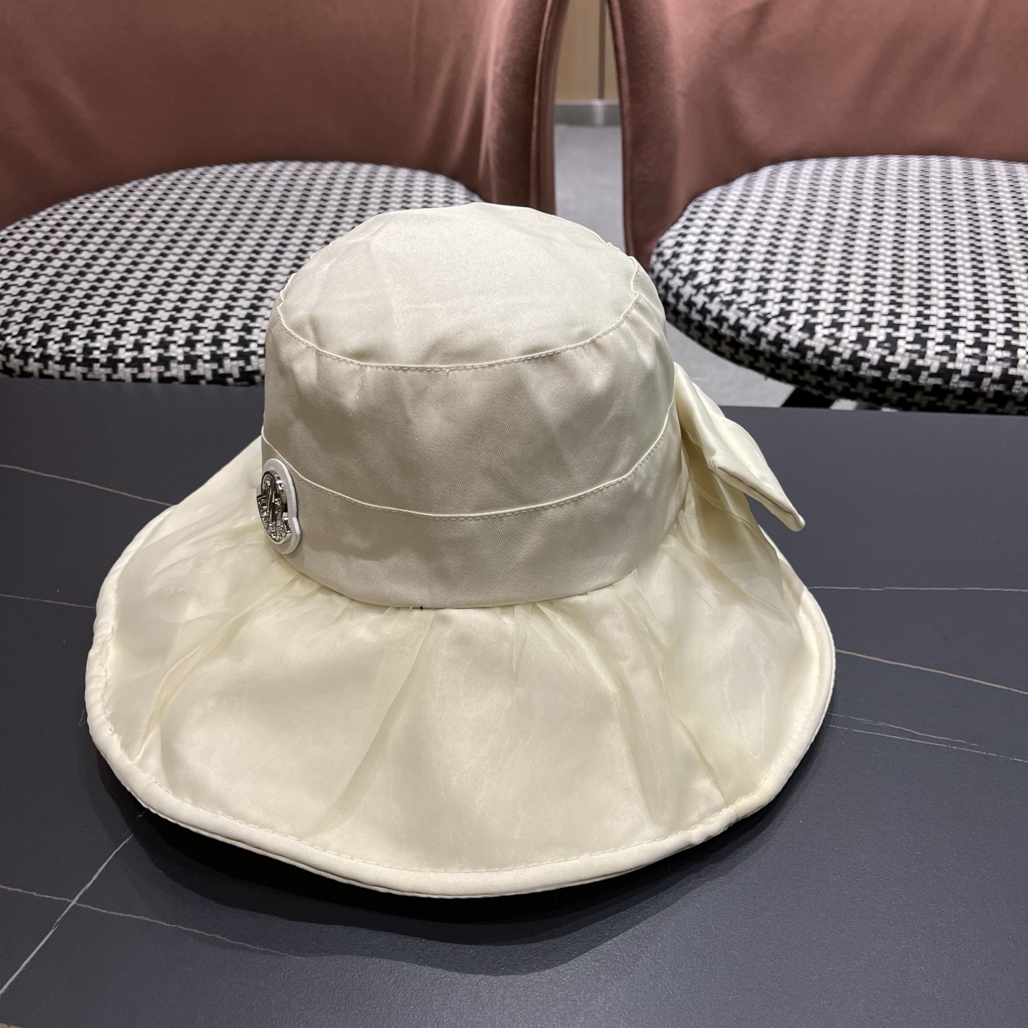 MONCLER（蒙口）春夏百搭可折叠大檐防晒帽女透气遮阳帽户外出游休闲渔夫帽显脸小