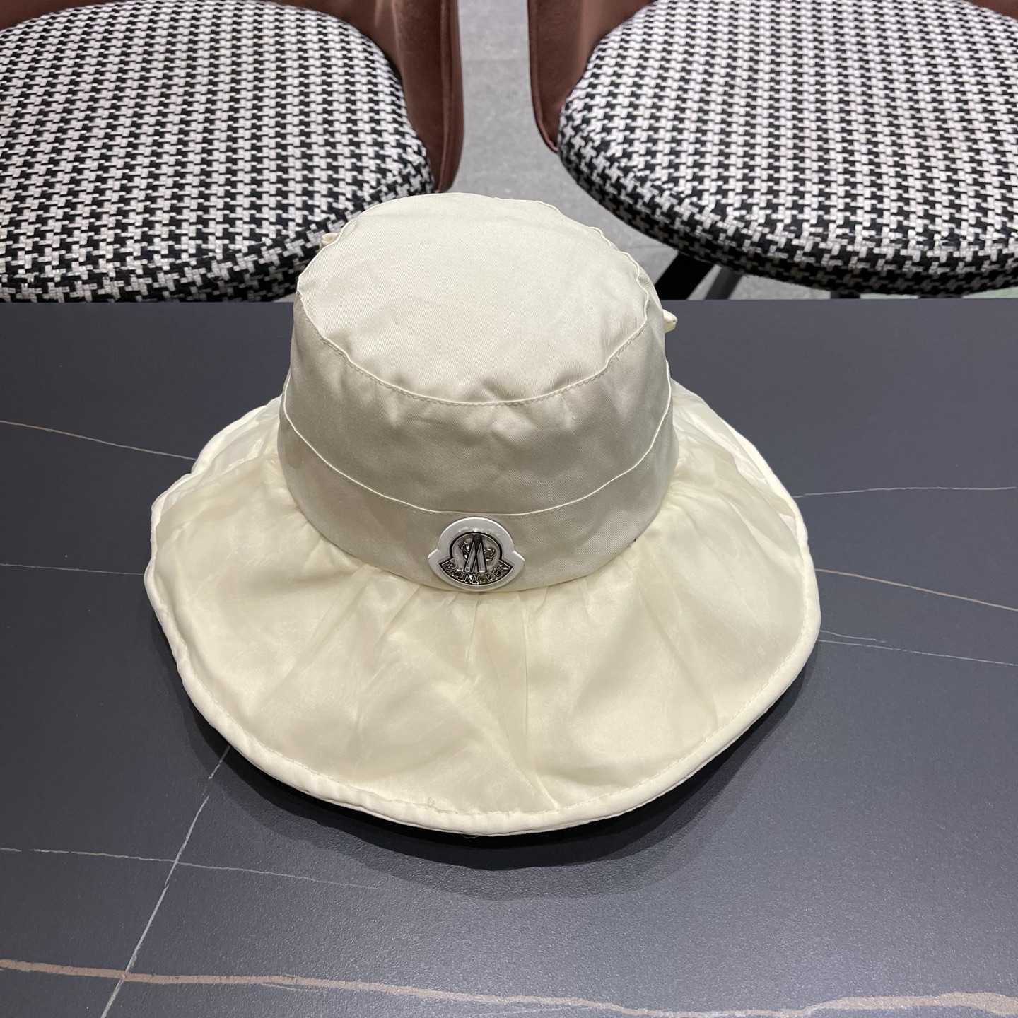 MONCLER（蒙口）春夏百搭可折叠大檐防晒帽女透气遮阳帽户外出游休闲渔夫帽显脸小