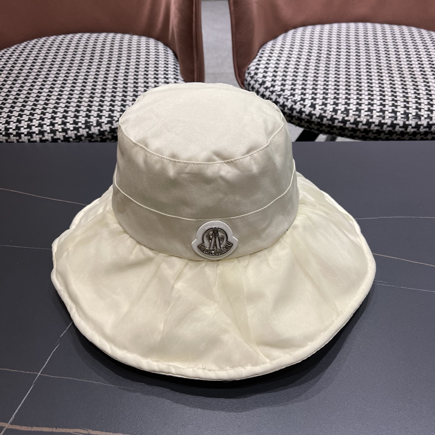 MONCLER（蒙口）春夏百搭可折叠大檐防晒帽女透气遮阳帽户外出游休闲渔夫帽显脸小