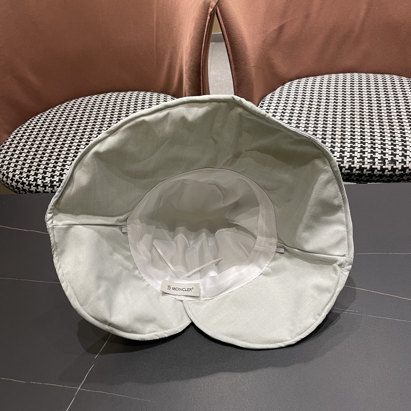 MONCLER（蒙口）春夏百搭可折叠大檐防晒帽女透气遮阳帽户外出游休闲渔夫帽显脸小