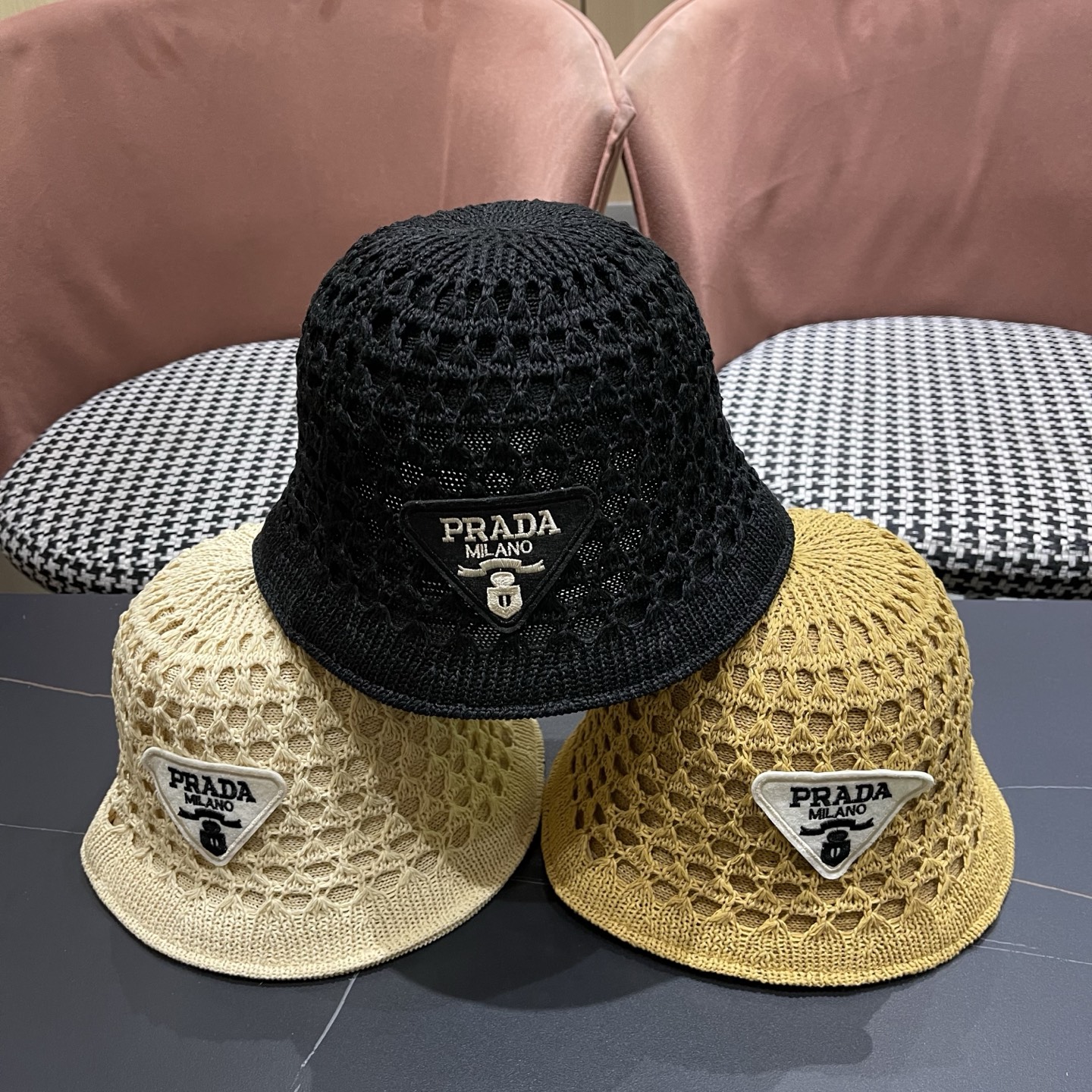 普拉达PRADA 夏季时尚针织盆帽双面防晒遮阳渔夫帽女时尚百搭素颜显脸小水桶帽