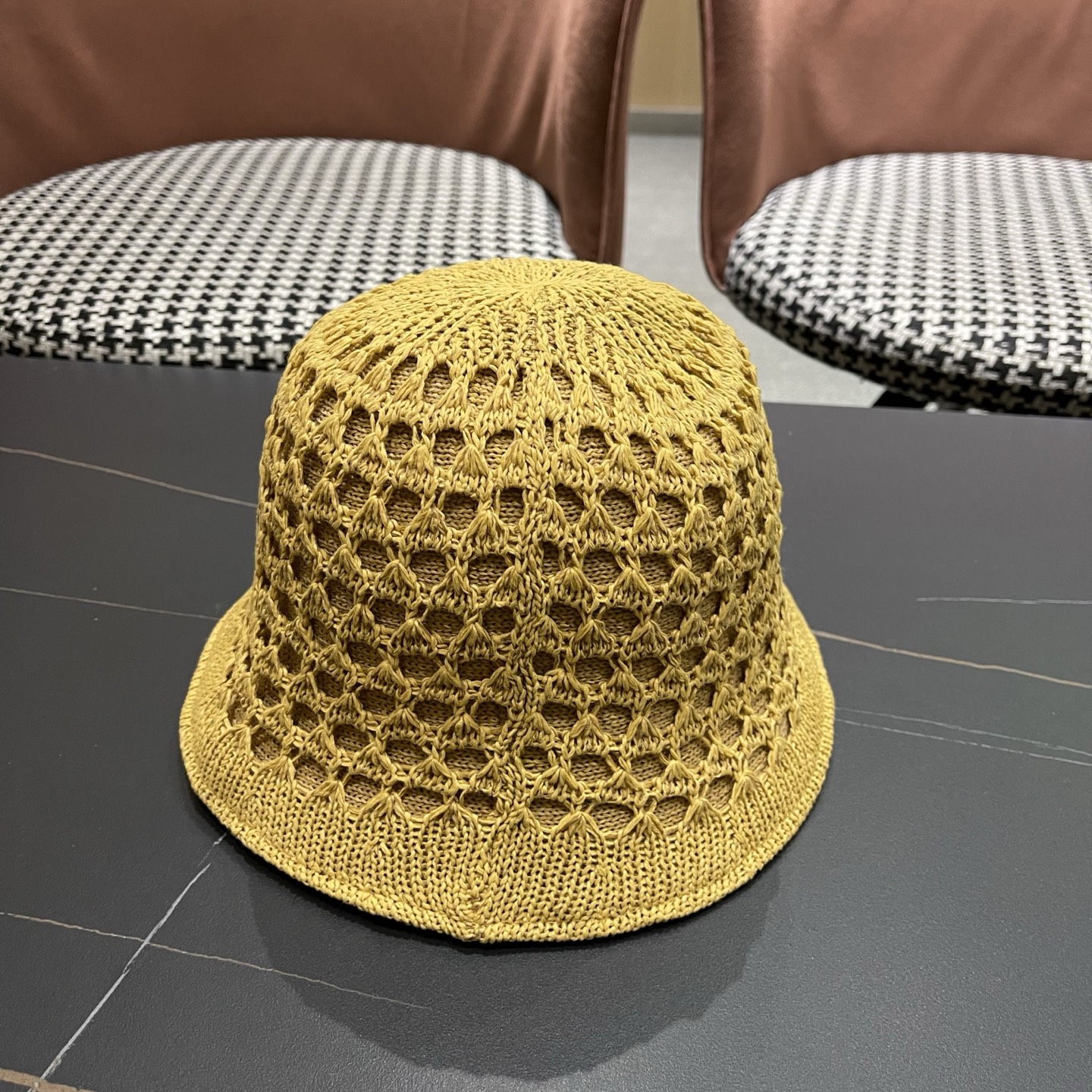 普拉达PRADA 夏季时尚针织盆帽双面防晒遮阳渔夫帽女时尚百搭素颜显脸小水桶帽