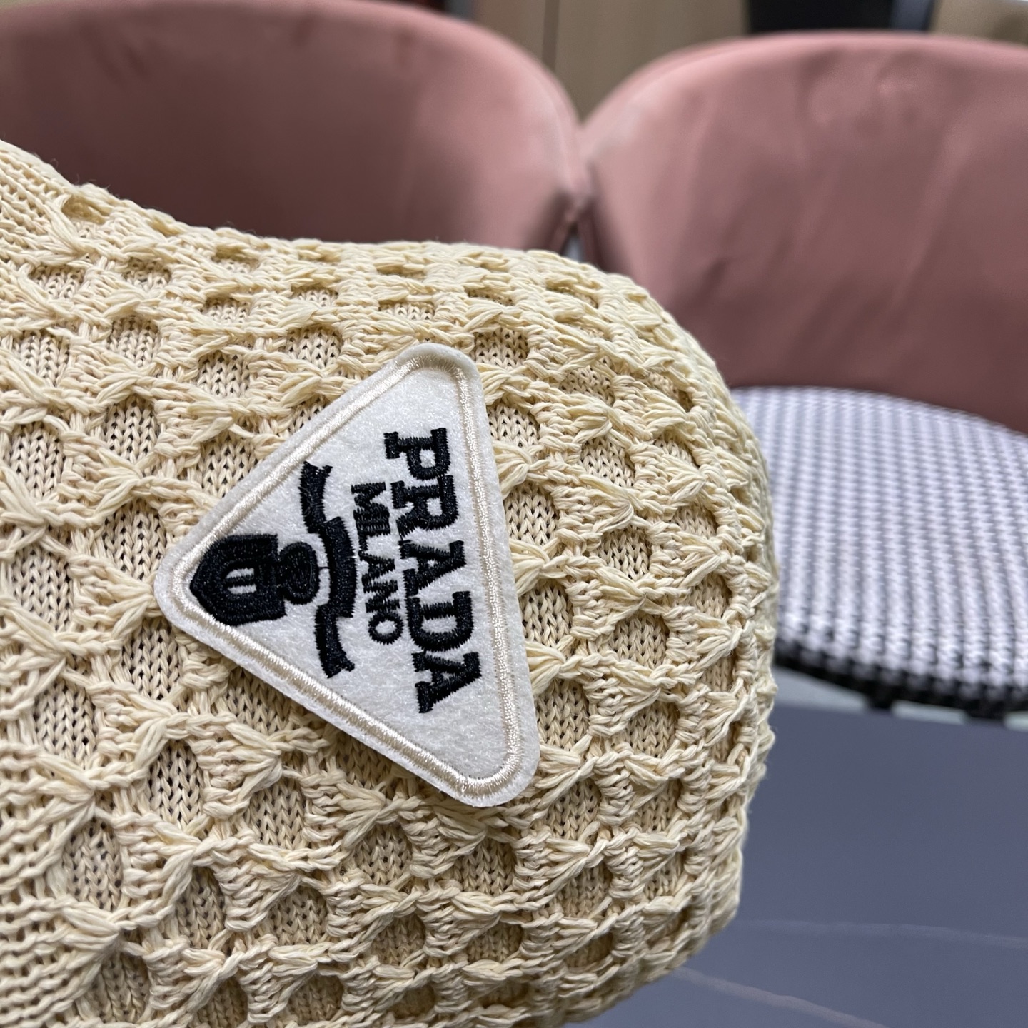 普拉达PRADA 夏季时尚针织盆帽双面防晒遮阳渔夫帽女时尚百搭素颜显脸小水桶帽