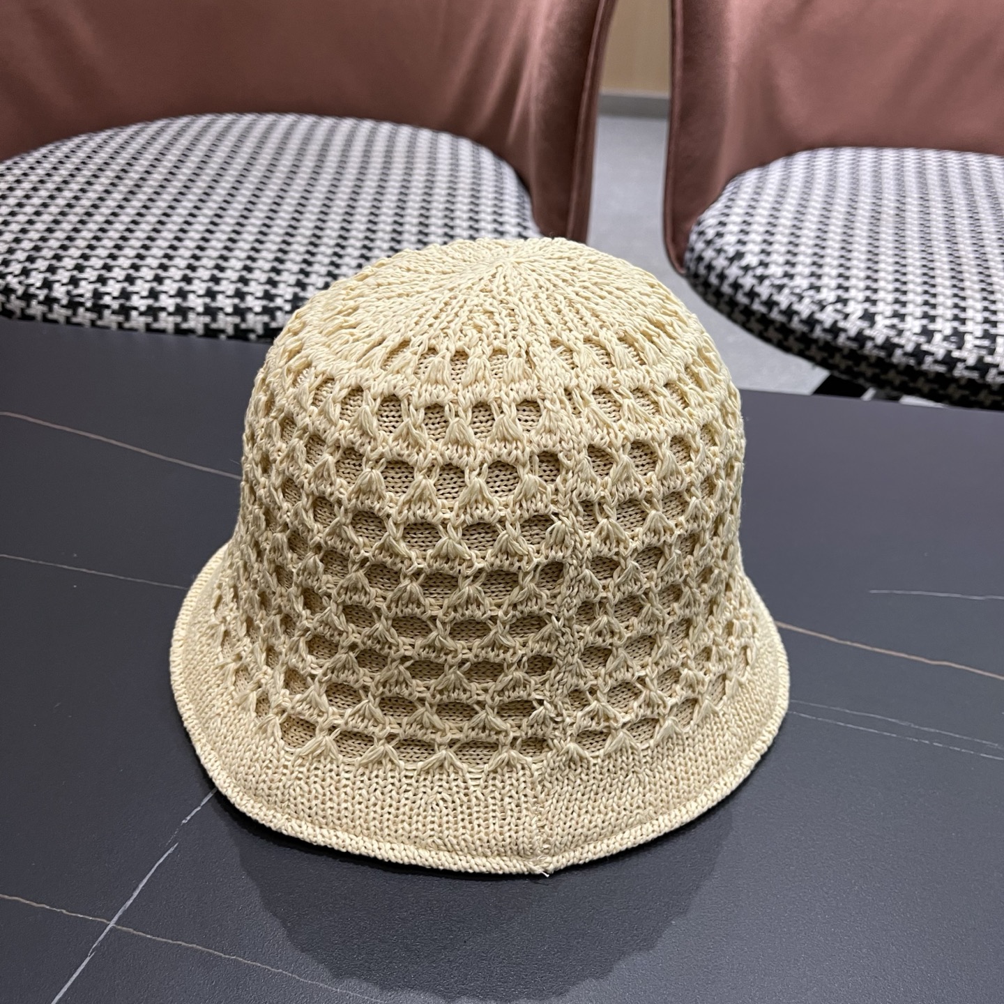普拉达PRADA 夏季时尚针织盆帽双面防晒遮阳渔夫帽女时尚百搭素颜显脸小水桶帽