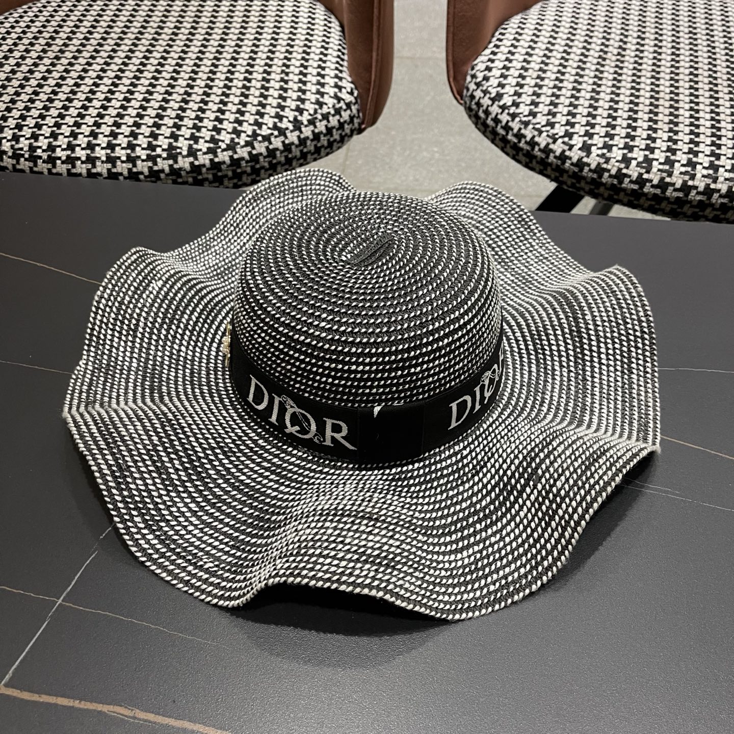 Dior迪奥 新款波浪形草帽女夏季海边度假大帽檐沙滩遮阳太阳帽子