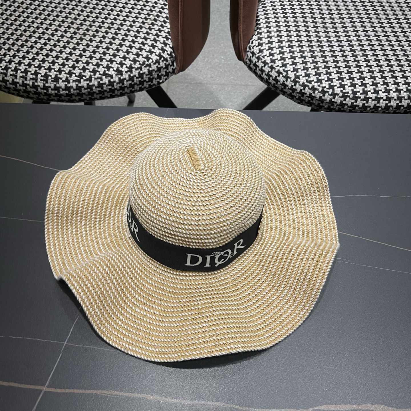 Dior迪奥 新款波浪形草帽女夏季海边度假大帽檐沙滩遮阳太阳帽子