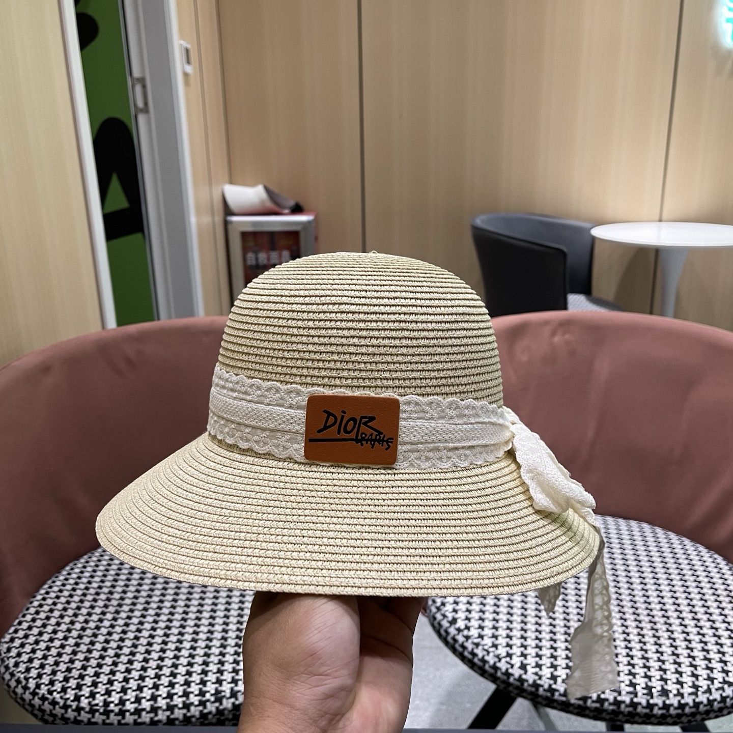 Dior迪奥 新款沙滩草帽女春夏韩版蕾丝蝴蝶结海边遮阳帽透气防晒帽