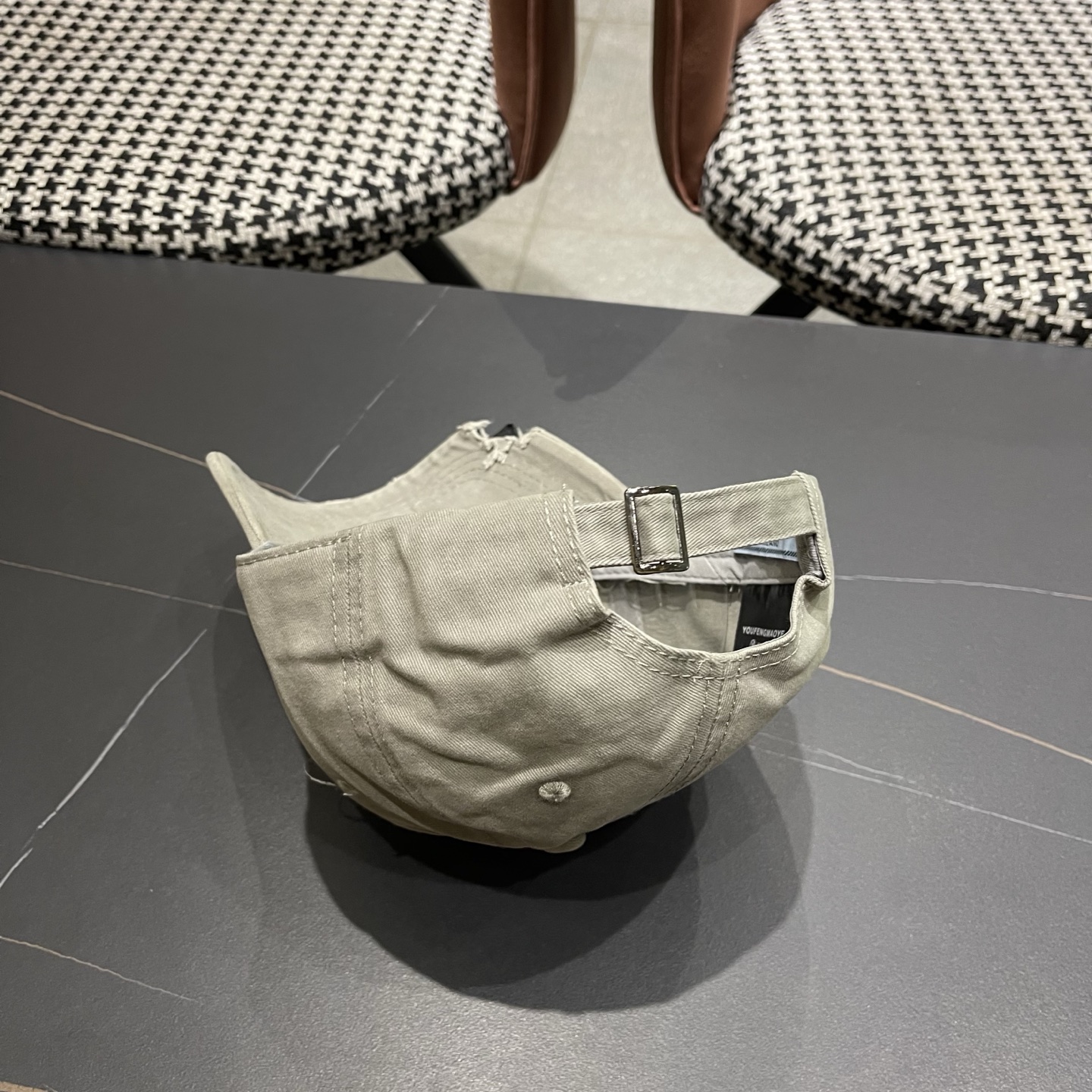 普拉达 PRADA 新品经典棒球帽 代购版本！时尚潮流，高端做工！非一般的品质，细节看实拍哦