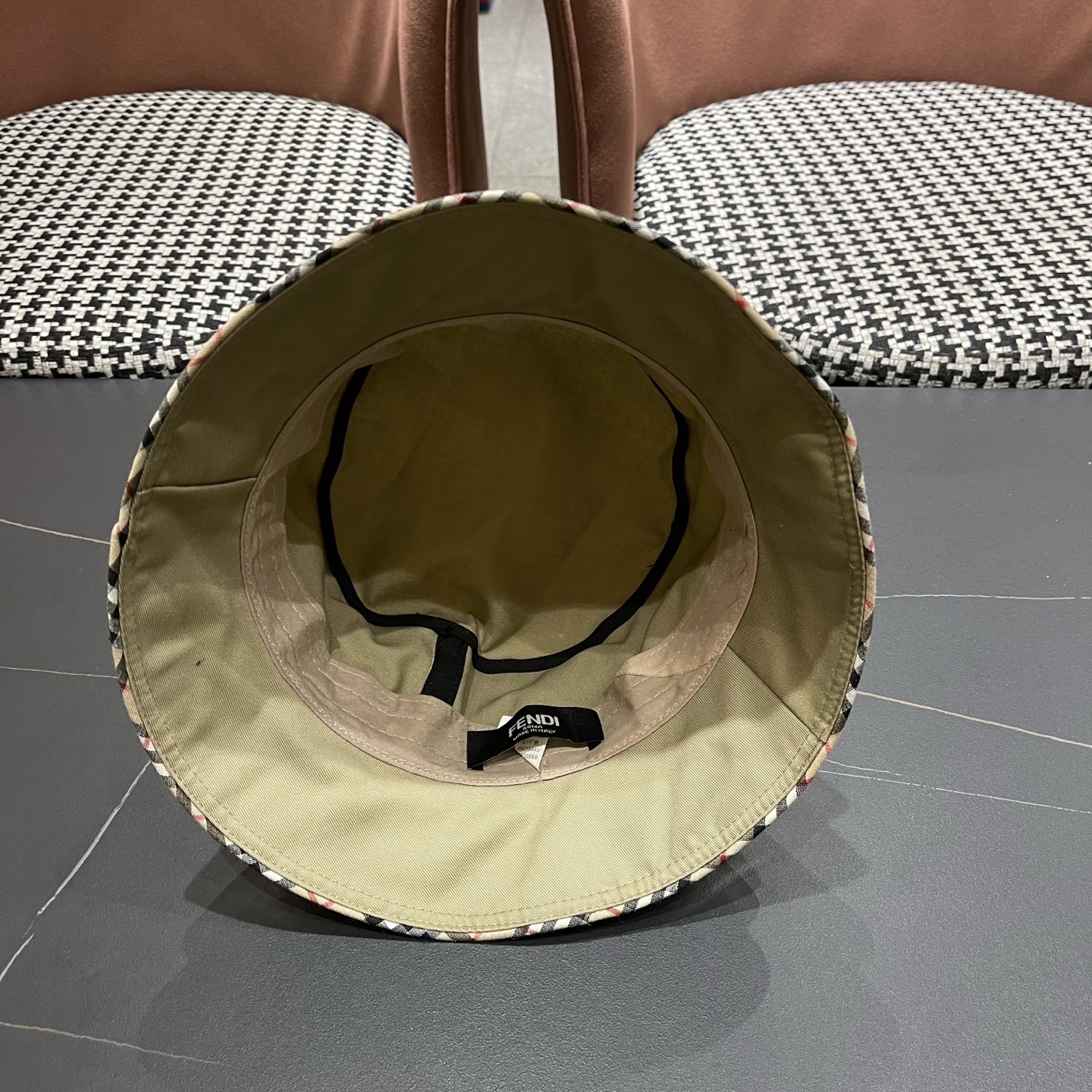 FENDI 芬迪 2026新款渔夫帽大牌高级十感足！简约尚时风，高质品，尊享品质感！