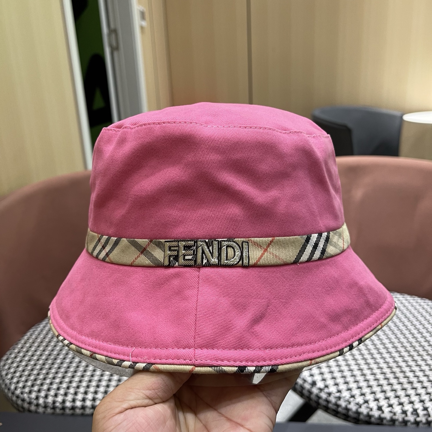 FENDI 芬迪 2026新款渔夫帽大牌高级十感足！简约尚时风，高质品，尊享品质感！