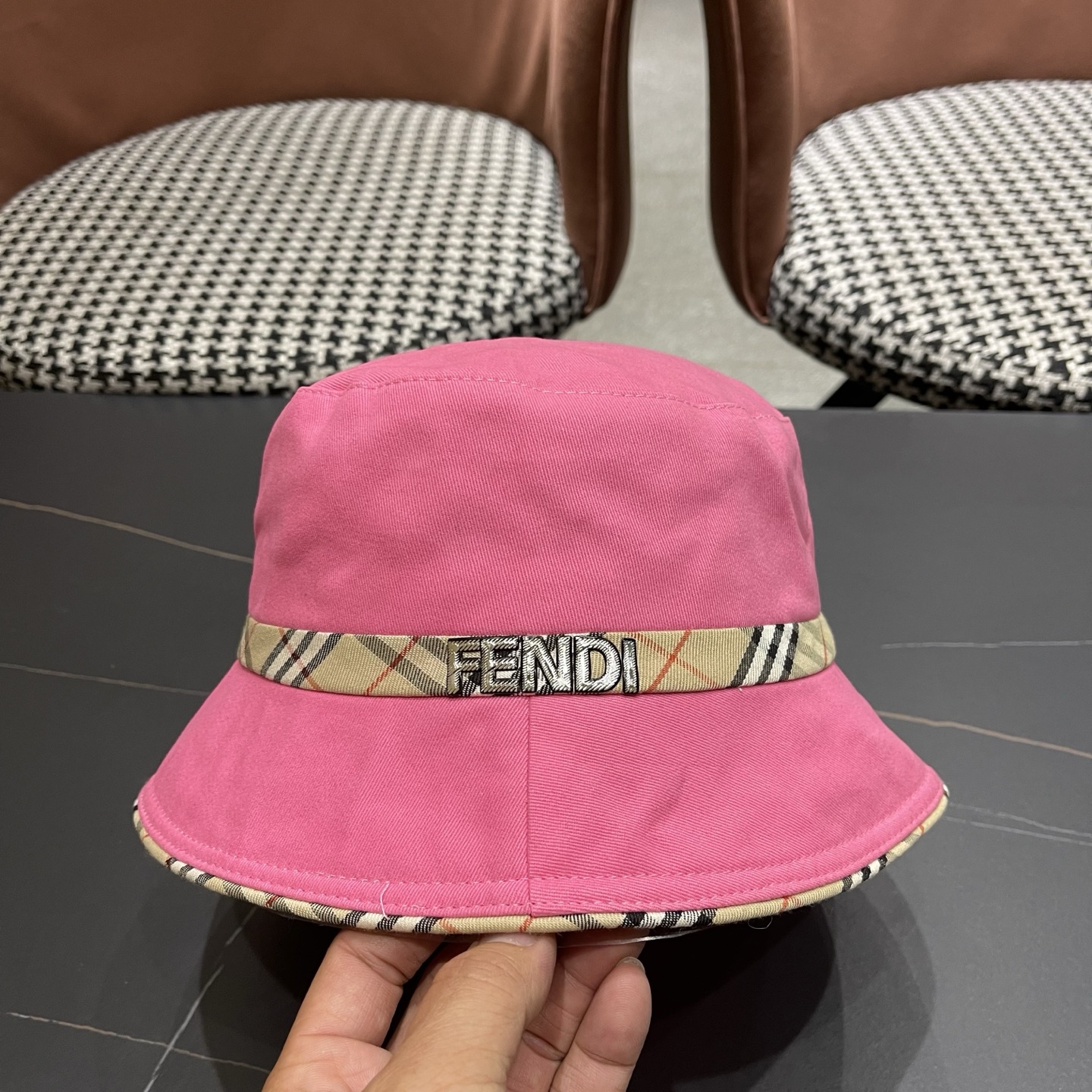 FENDI 芬迪 2026新款渔夫帽大牌高级十感足！简约尚时风，高质品，尊享品质感！