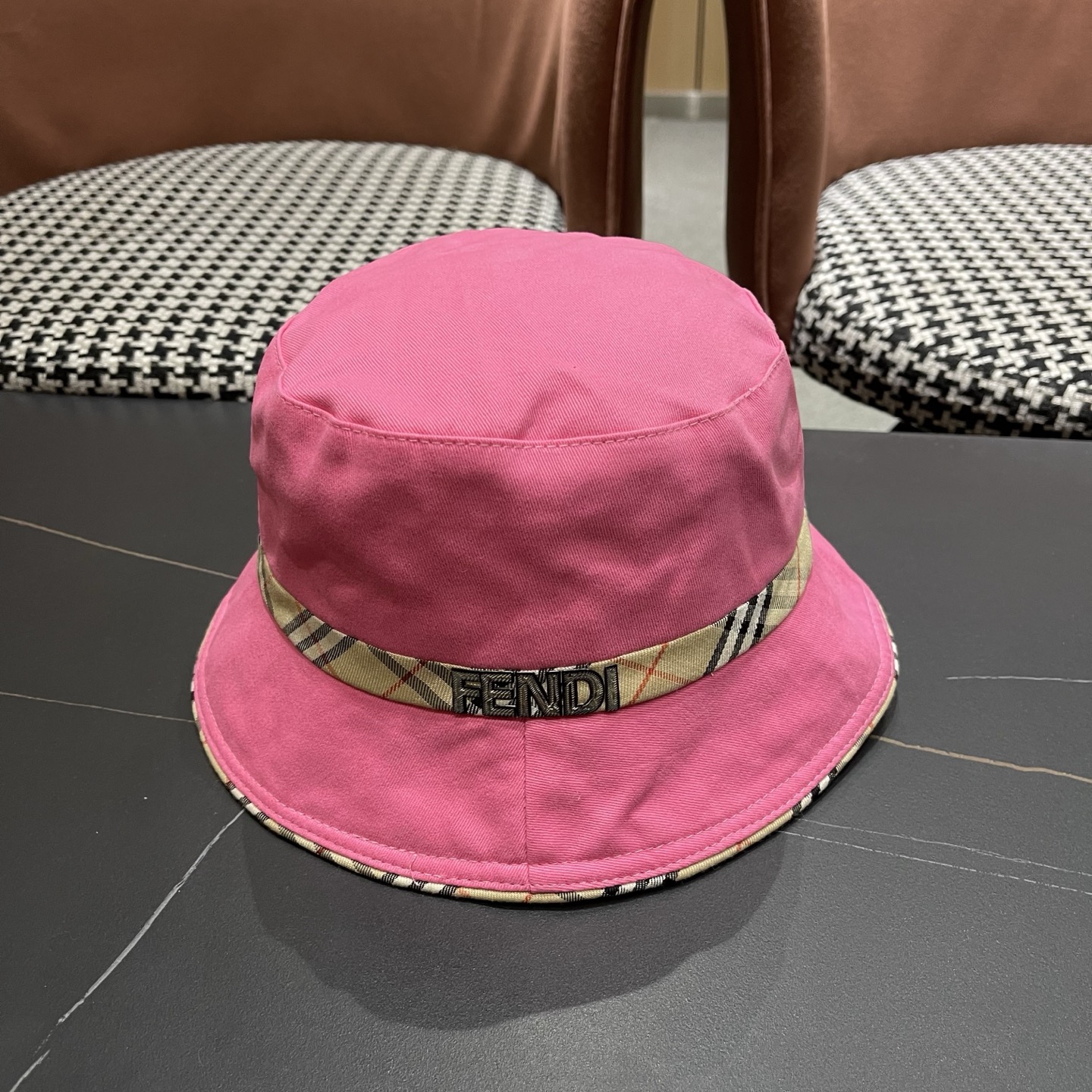 FENDI 芬迪 2026新款渔夫帽大牌高级十感足！简约尚时风，高质品，尊享品质感！