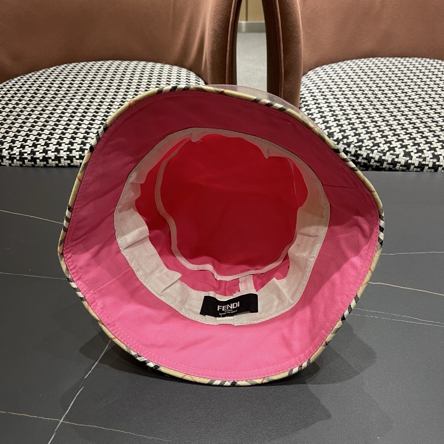 FENDI 芬迪 2026新款渔夫帽大牌高级十感足！简约尚时风，高质品，尊享品质感！