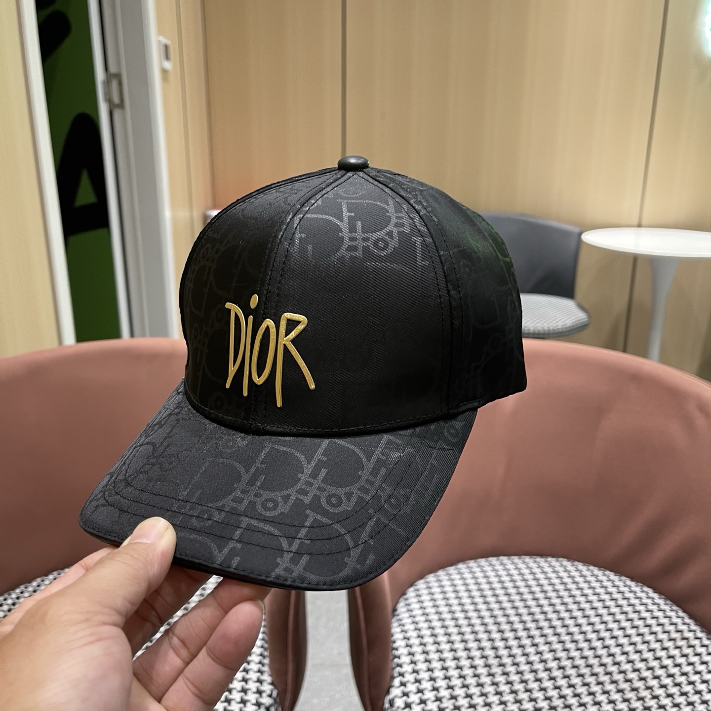 Dior(迪奥)原单棒球帽，专柜1:1开模订制，原版帆布料轻盈透气！质量超赞，基础头围56，贴片可调节
