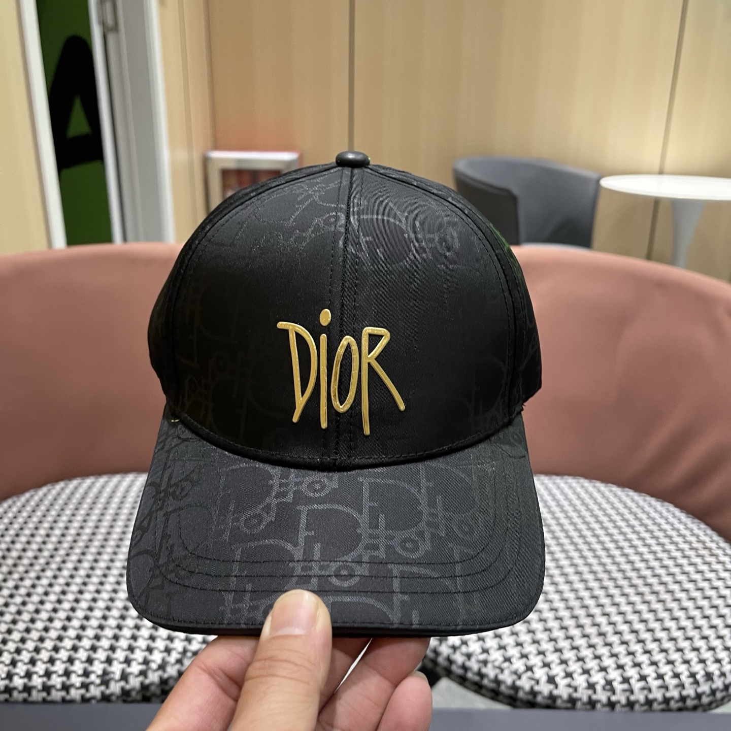 Dior(迪奥)原单棒球帽，专柜1:1开模订制，原版帆布料轻盈透气！质量超赞，基础头围56，贴片可调节